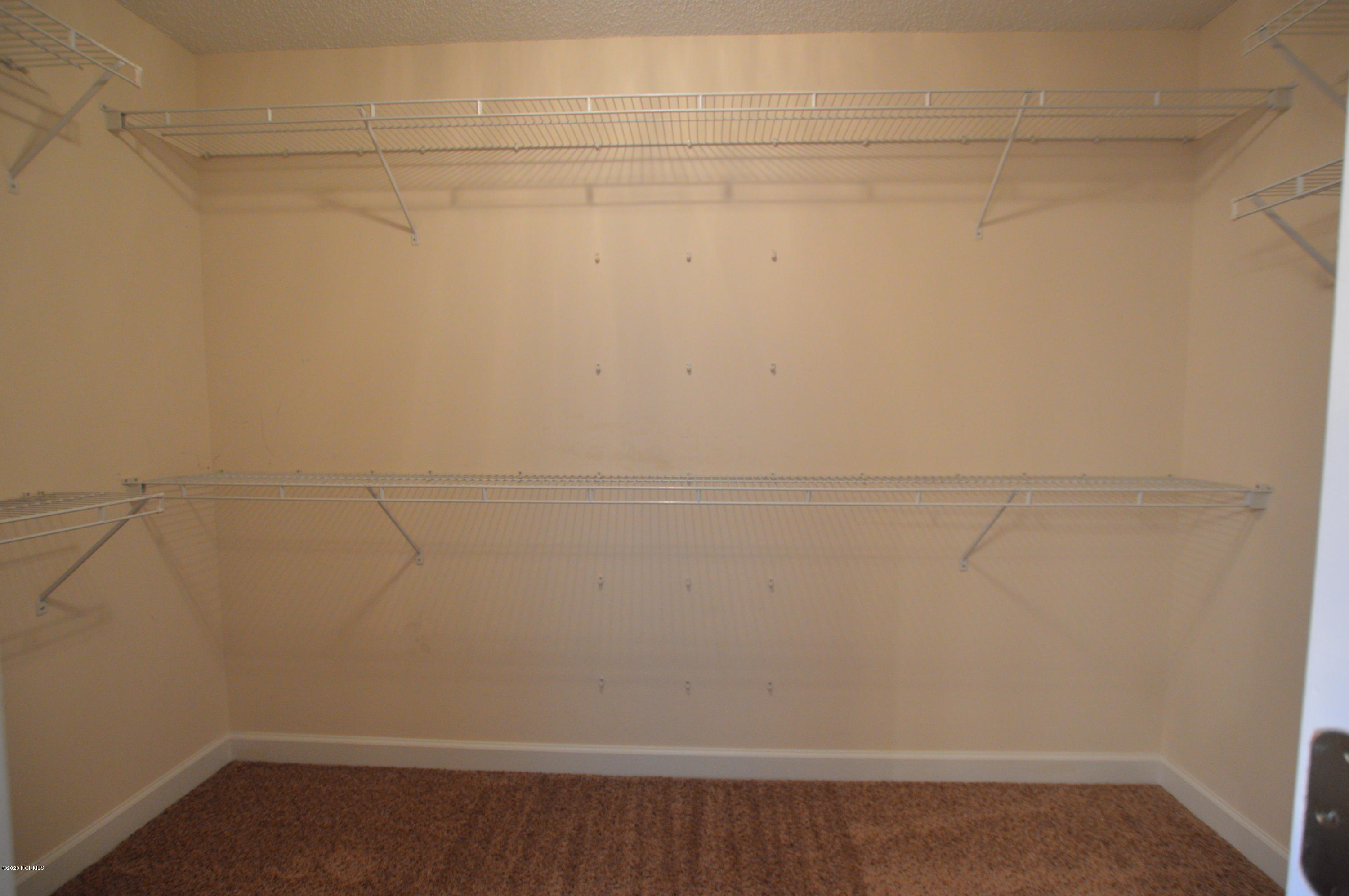 100565813 | Photo 19