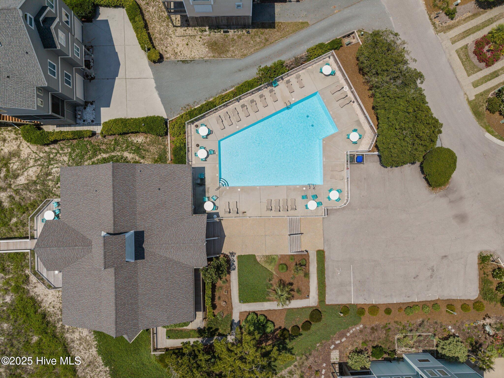 100535053 | Photo 66