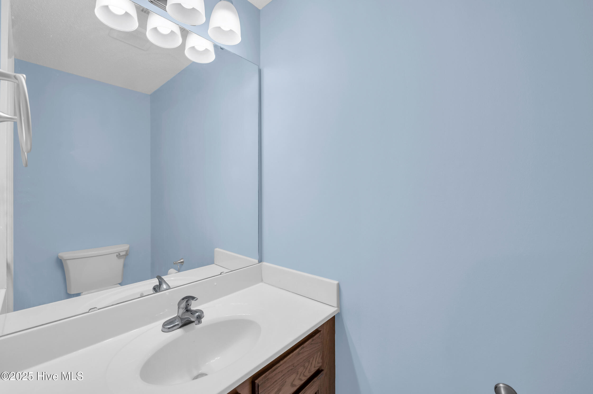 100536338 | Photo 12