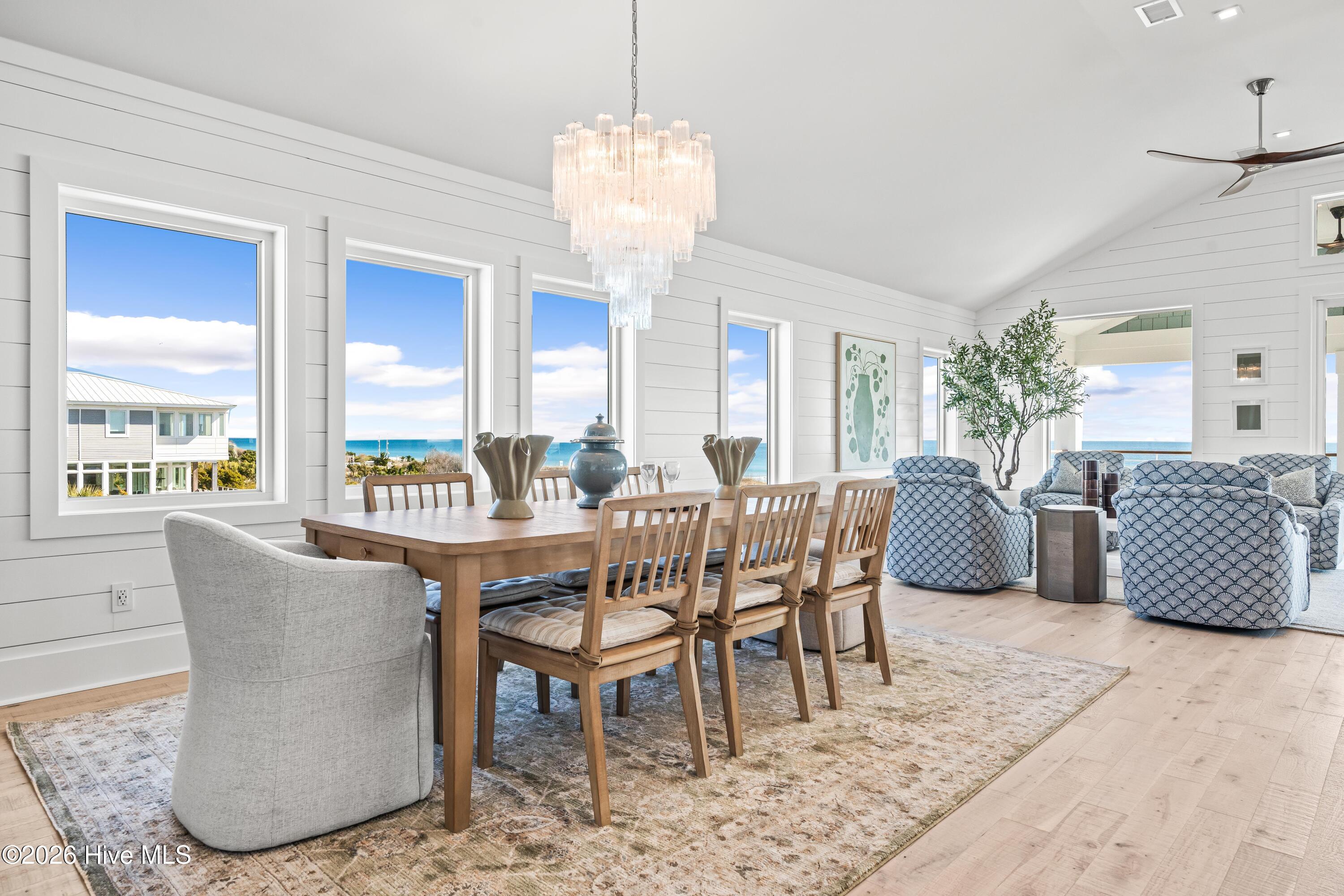 100558368 | Photo 22