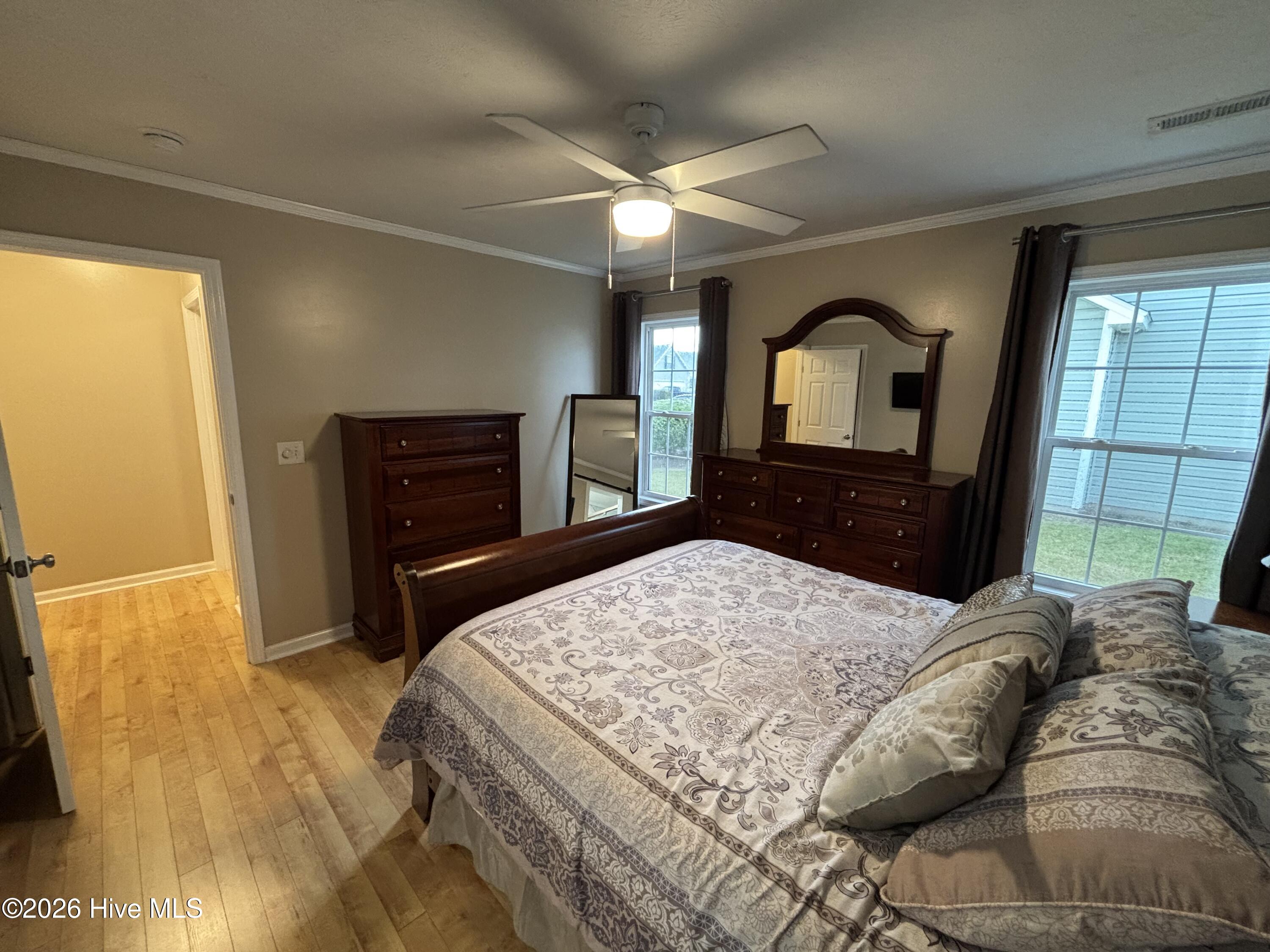 100561288 | Photo 28