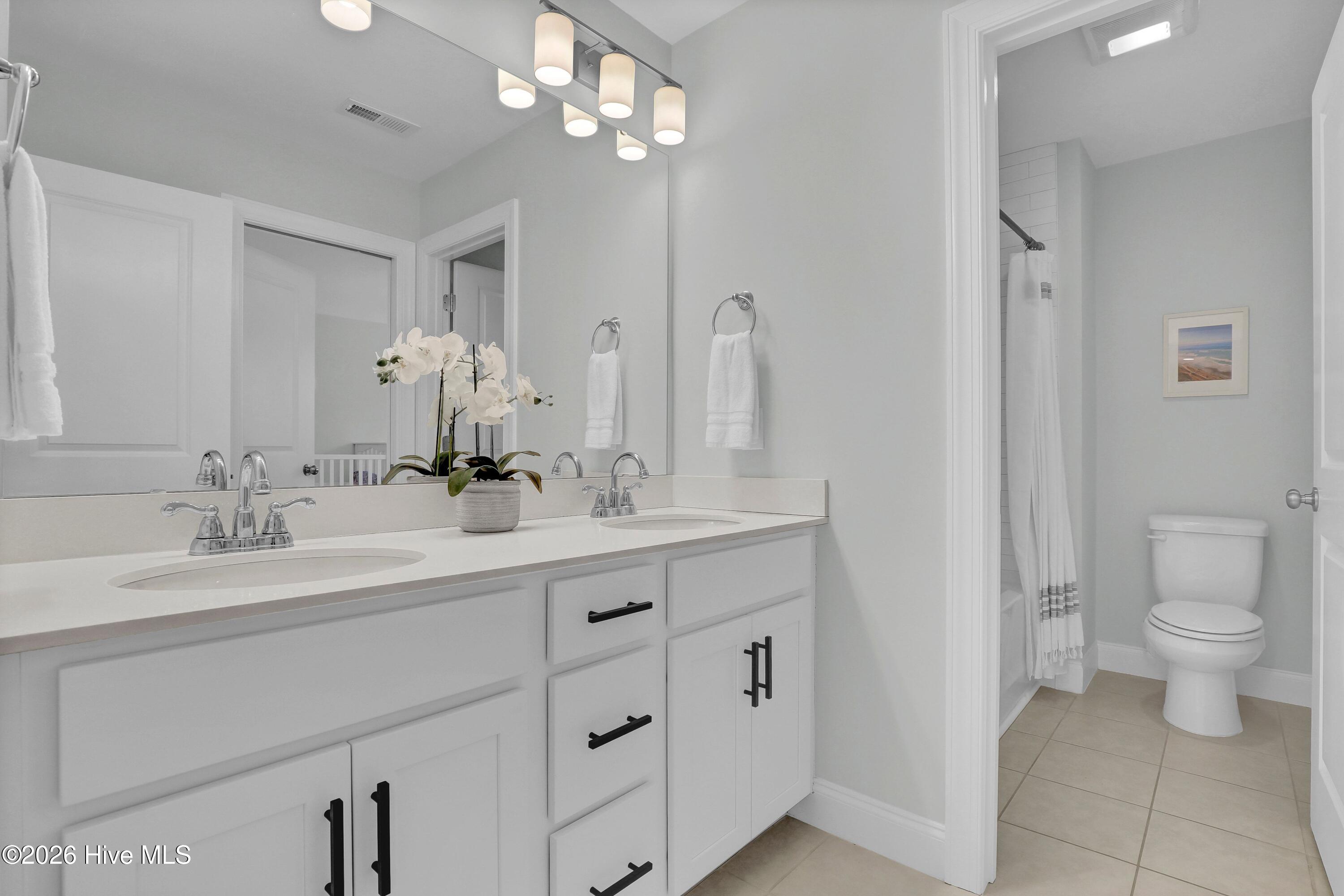 100562684 | Photo 30