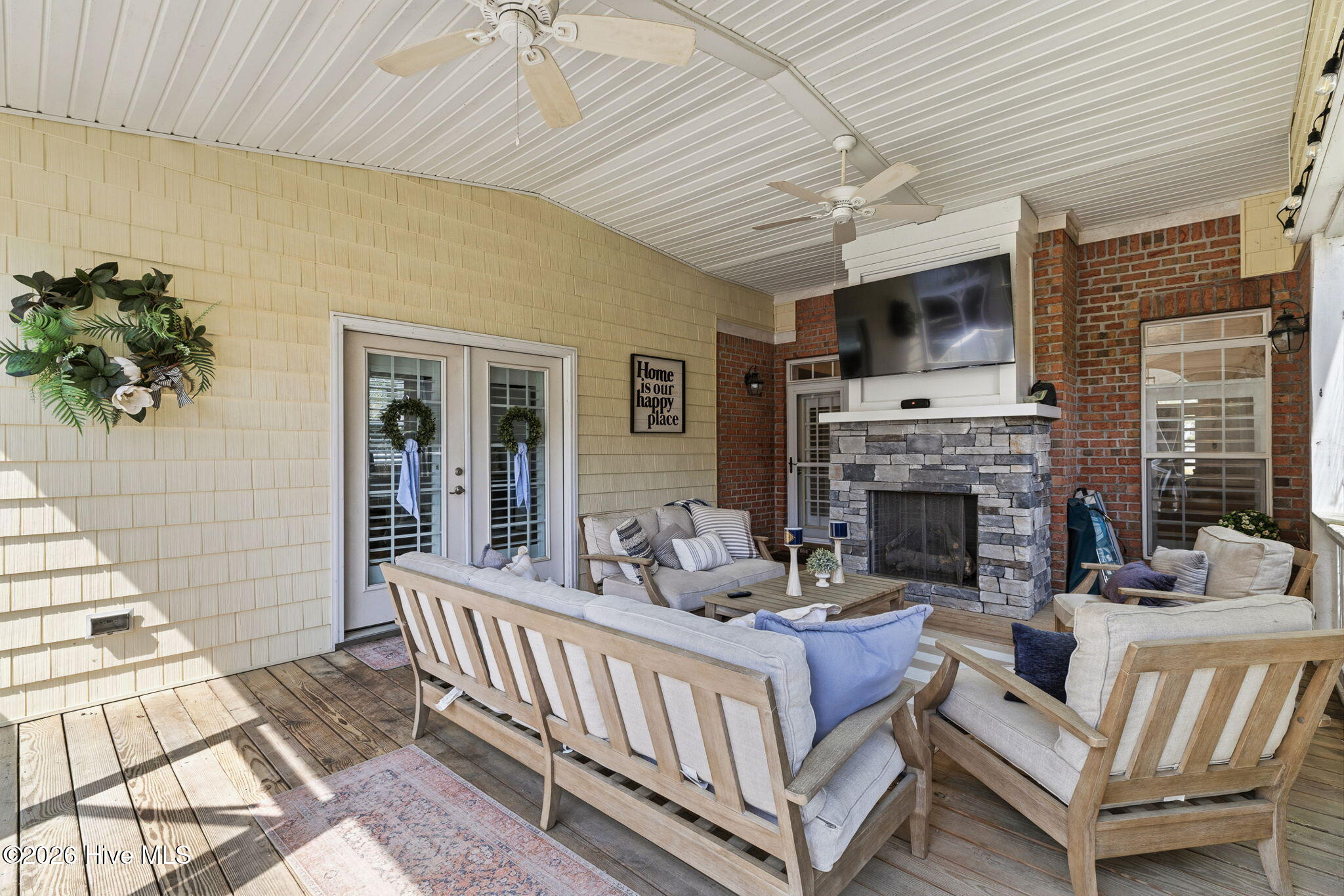 100561515 | Photo 95