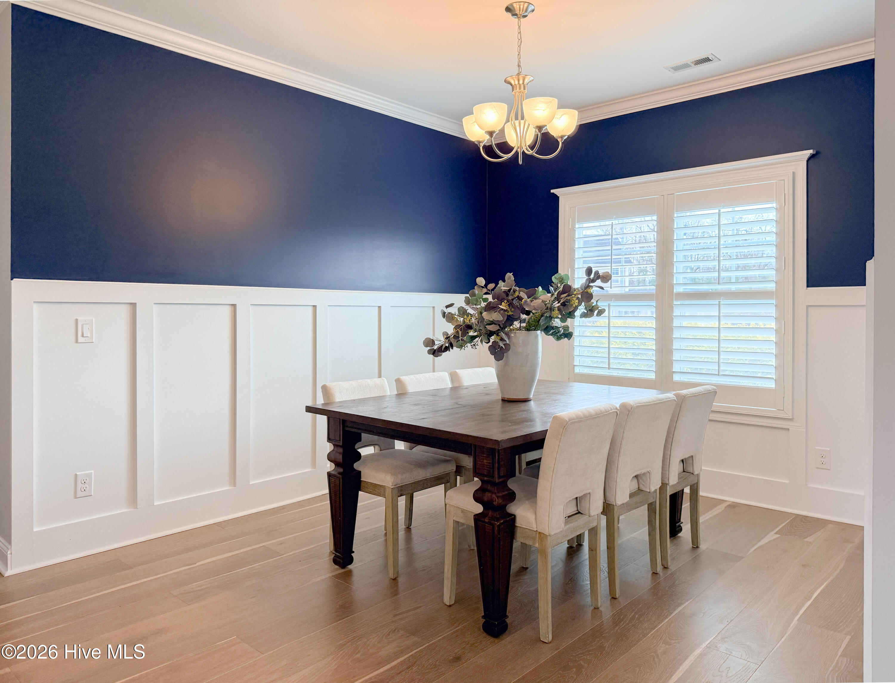 100551592 | Photo 16