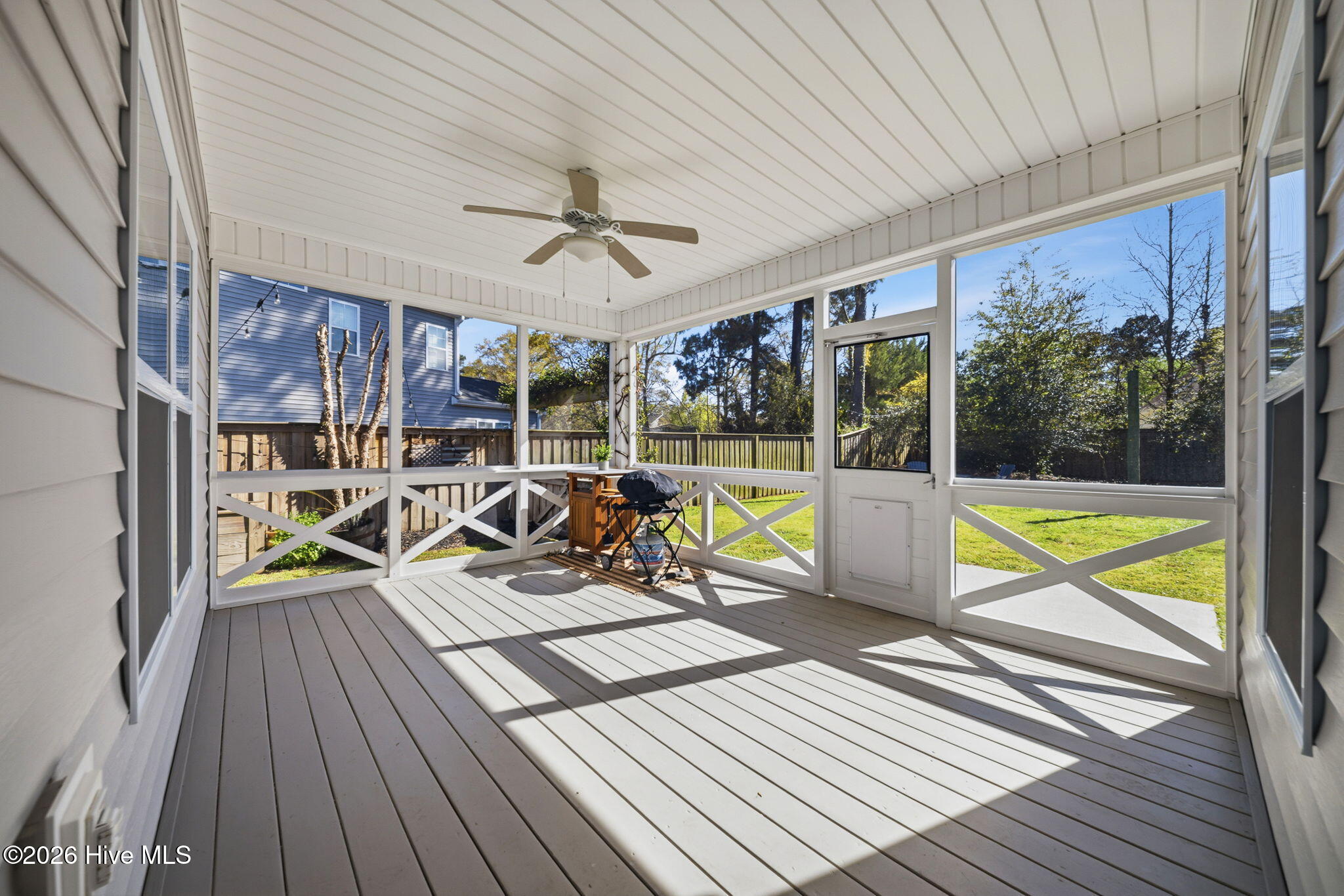 100565702 | Photo 32