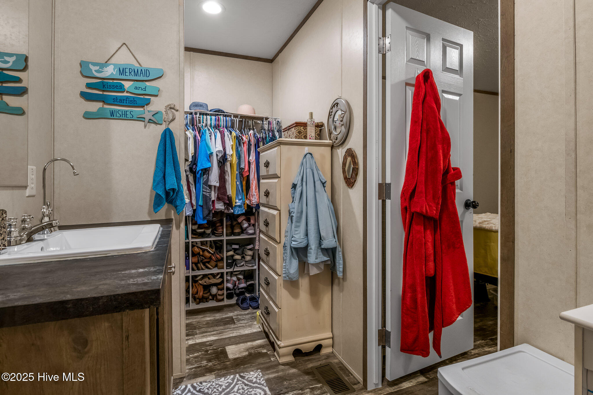 100524140 | Photo 17