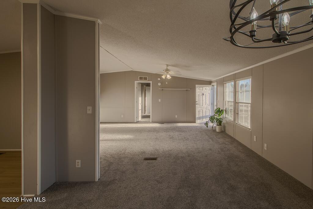 100560483 | Photo 10