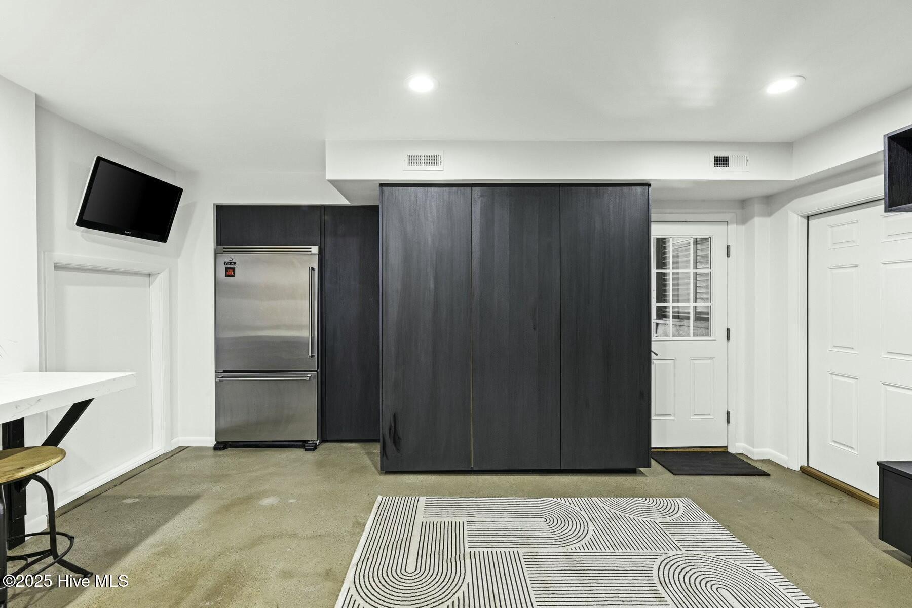 100555228 | Photo 56