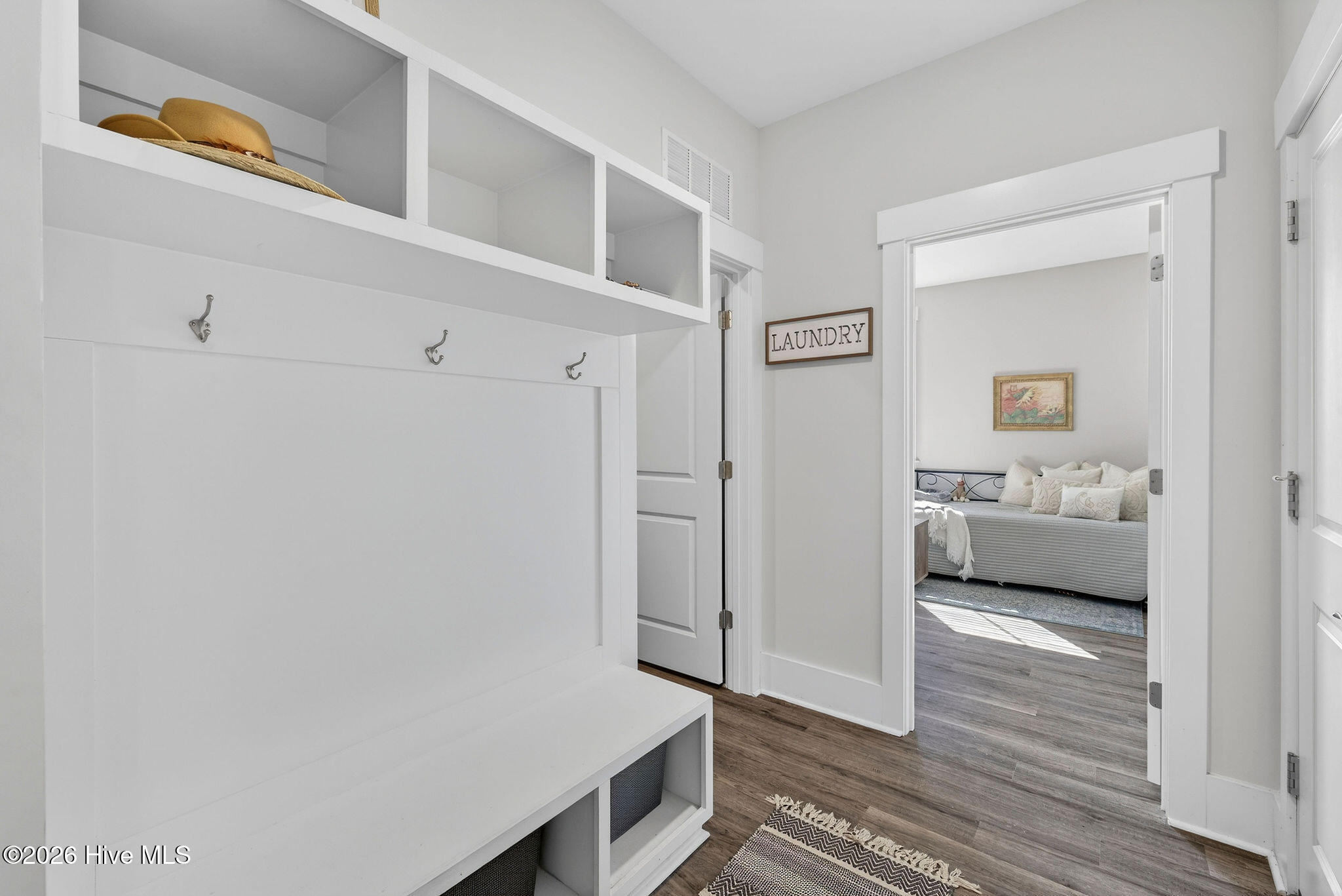 100563457 | Photo 14