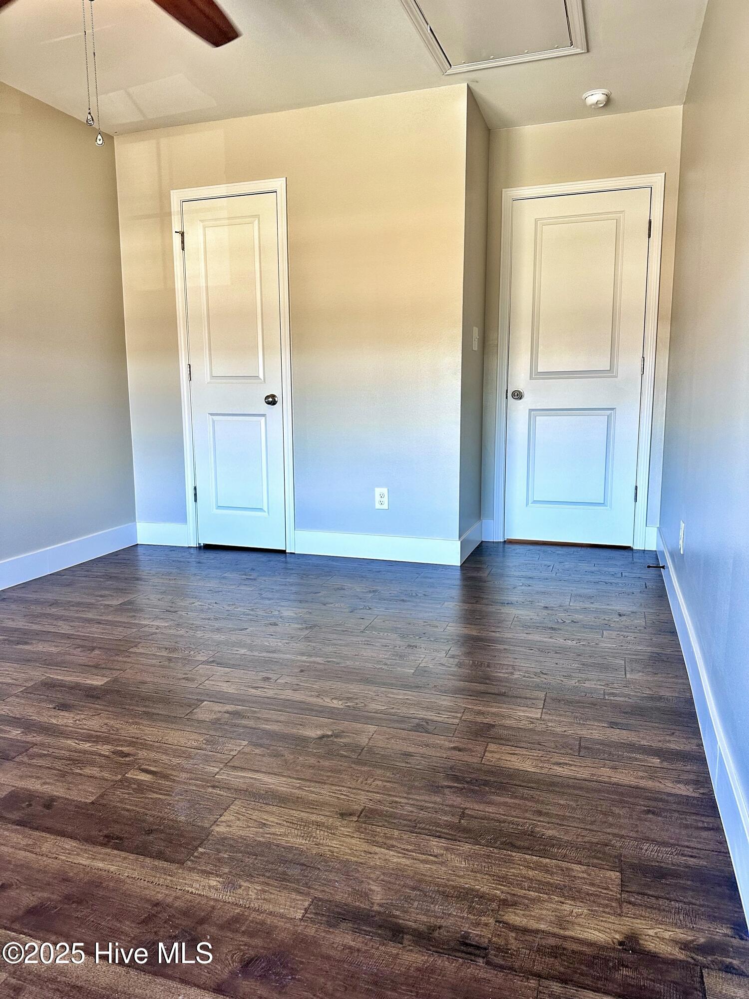 100542600 | Photo 21