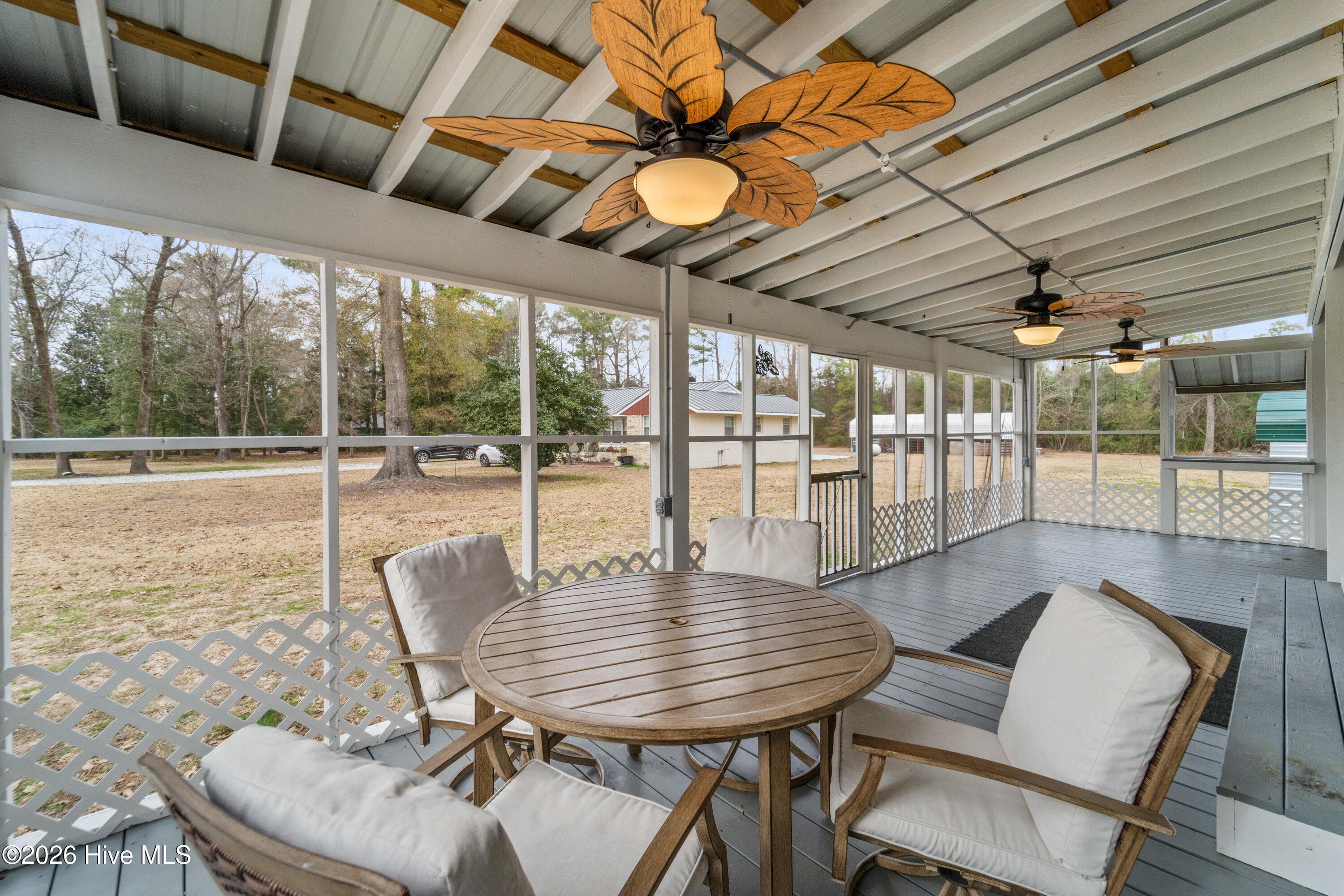 100547365 | Photo 44