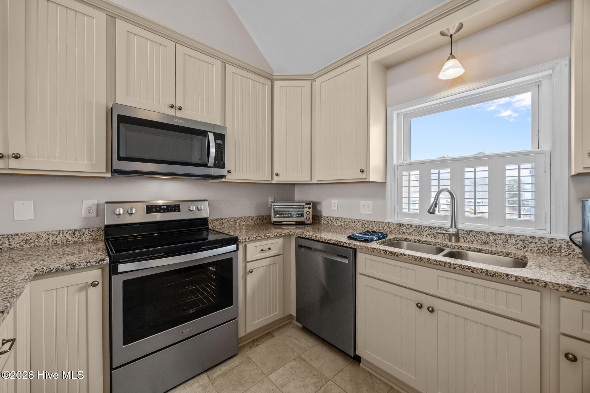 100555604 | Photo 19