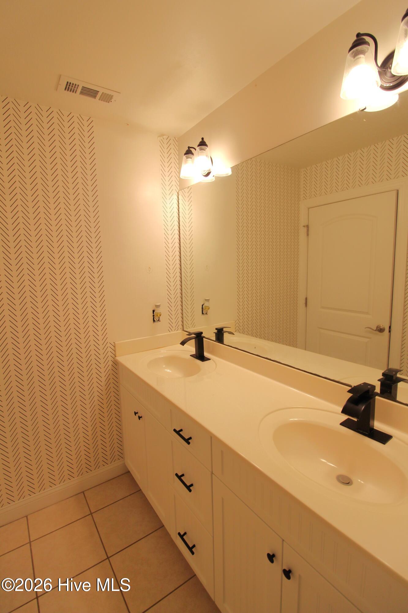 100538724 | Photo 29