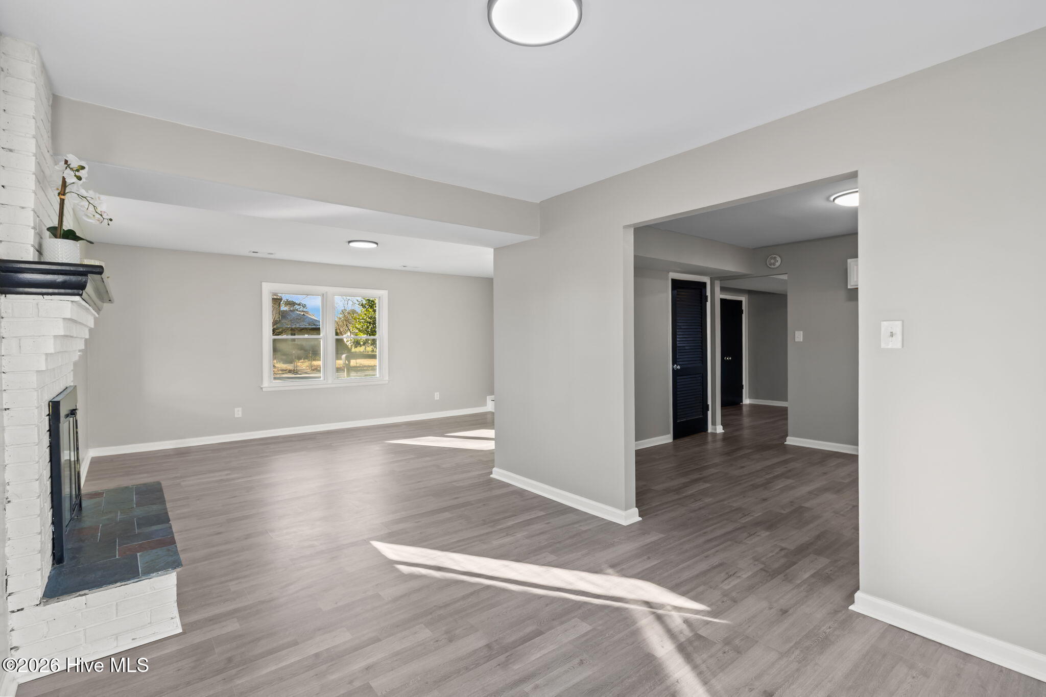 100560712 | Photo 15