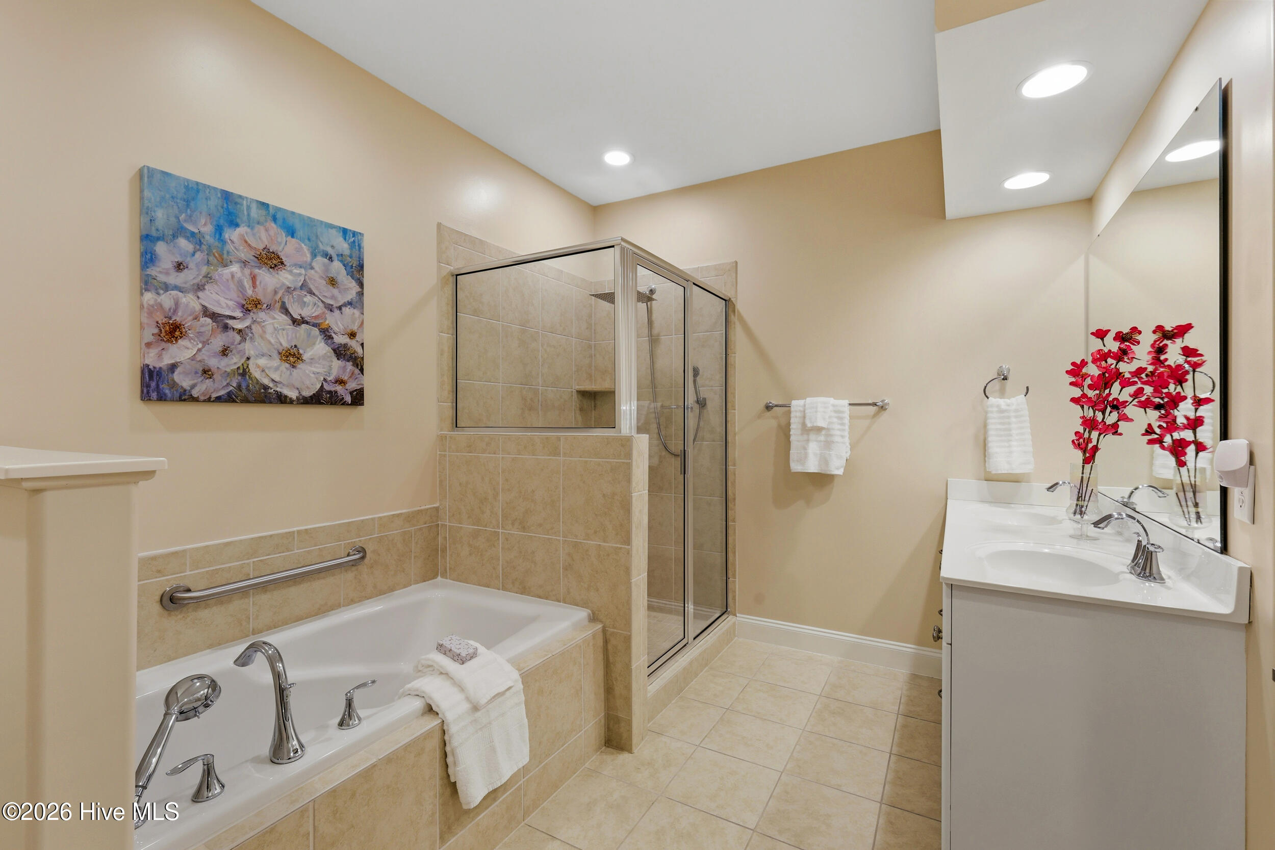 100561183 | Photo 29