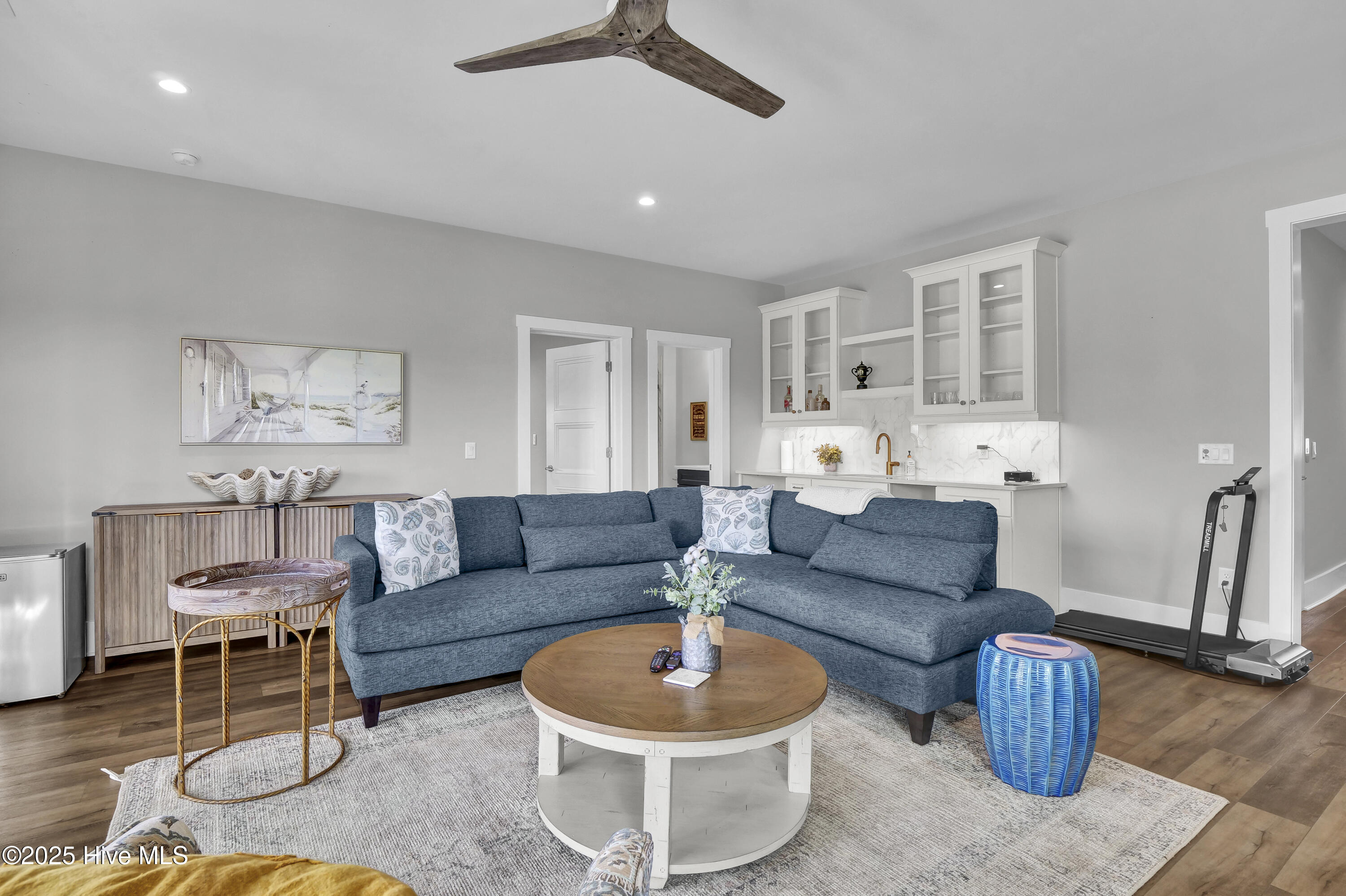 100534317 | Photo 47