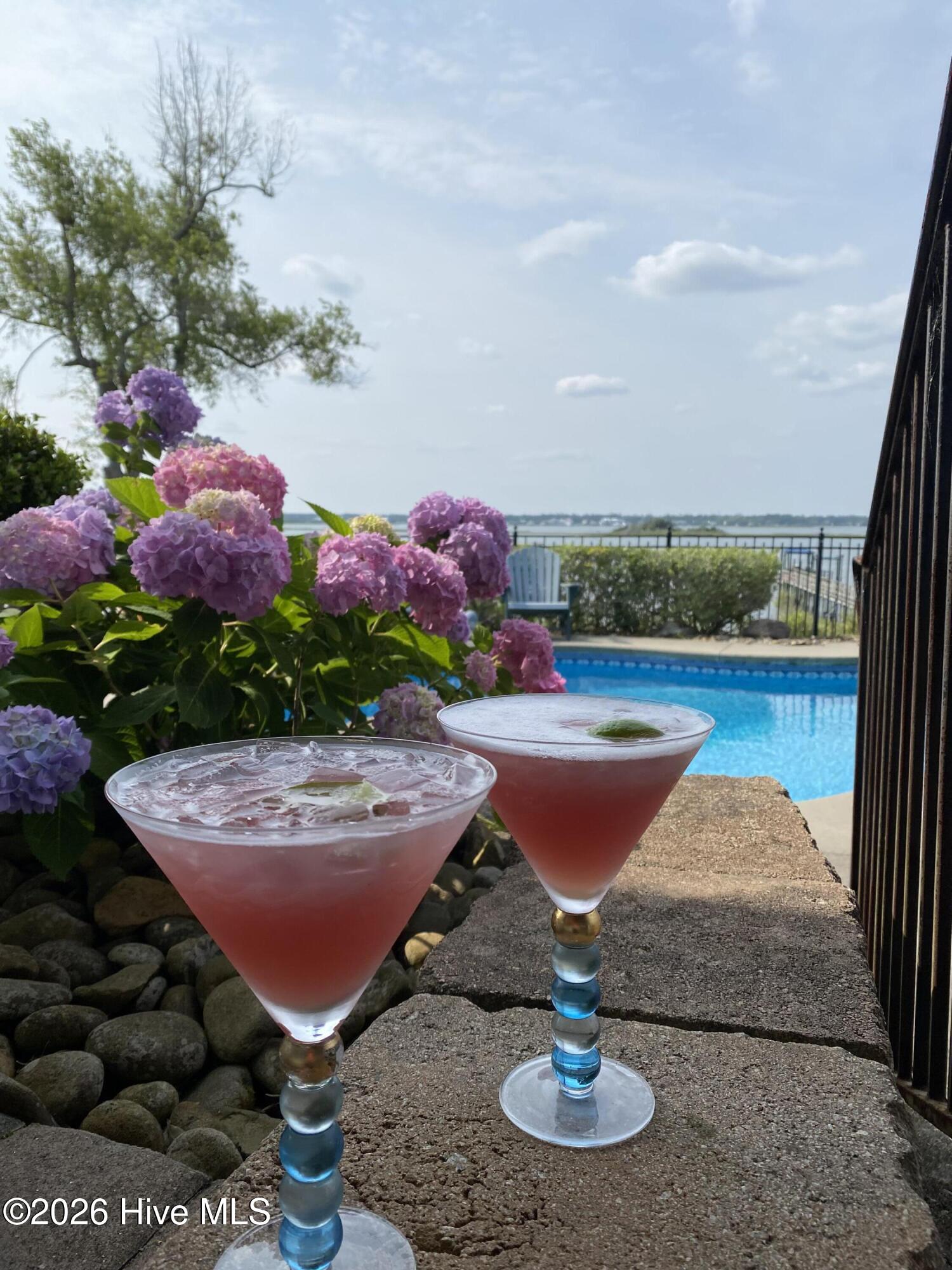 100564617 | Photo 65