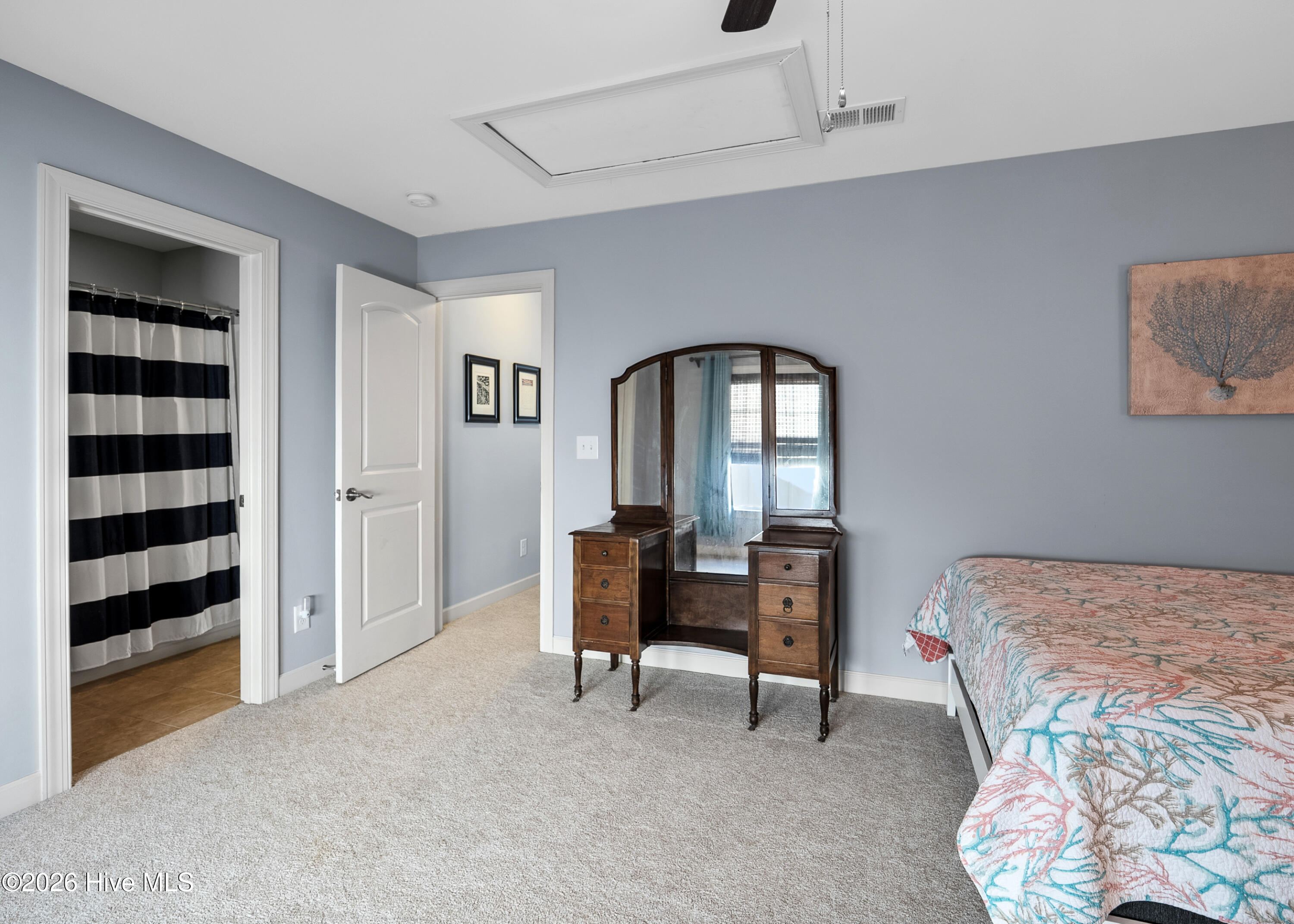 100553869 | Photo 40