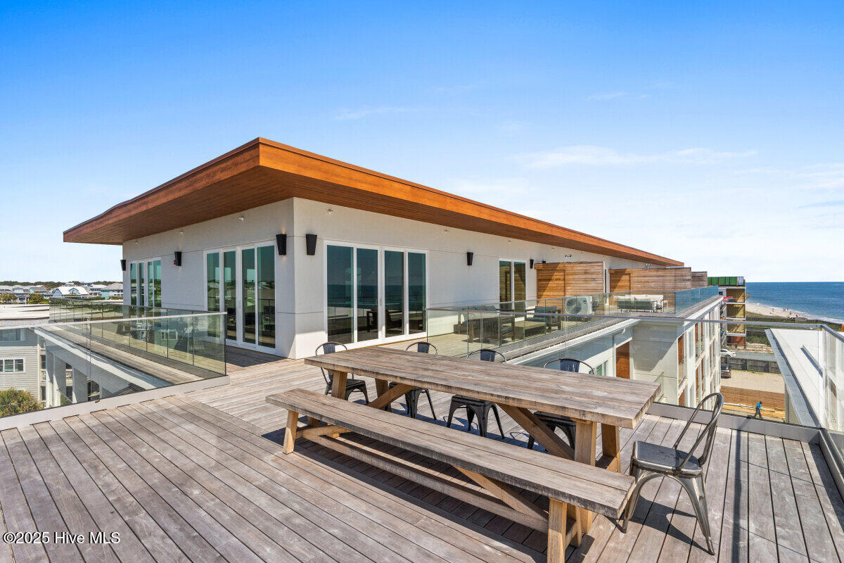 100503115 | Photo 26