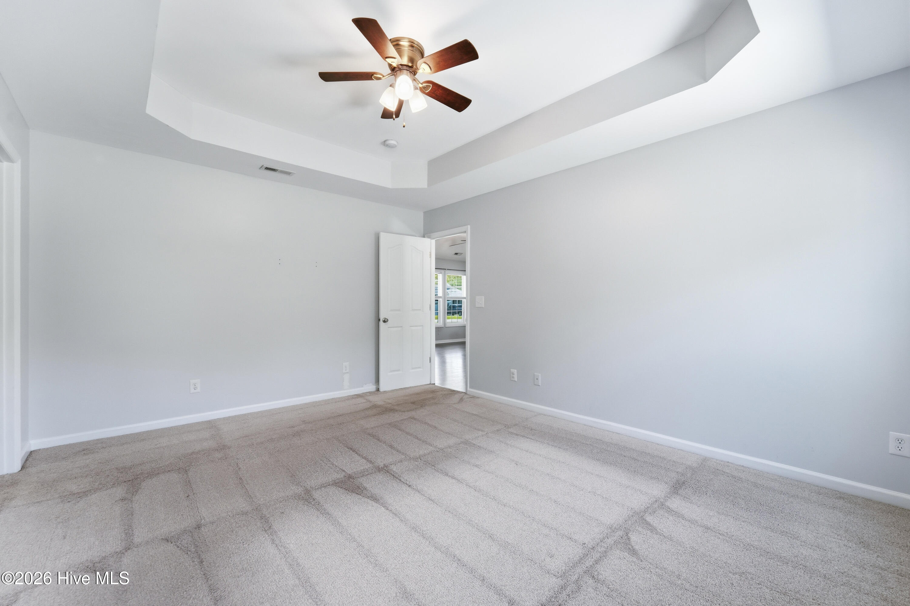 100568170 | Photo 27