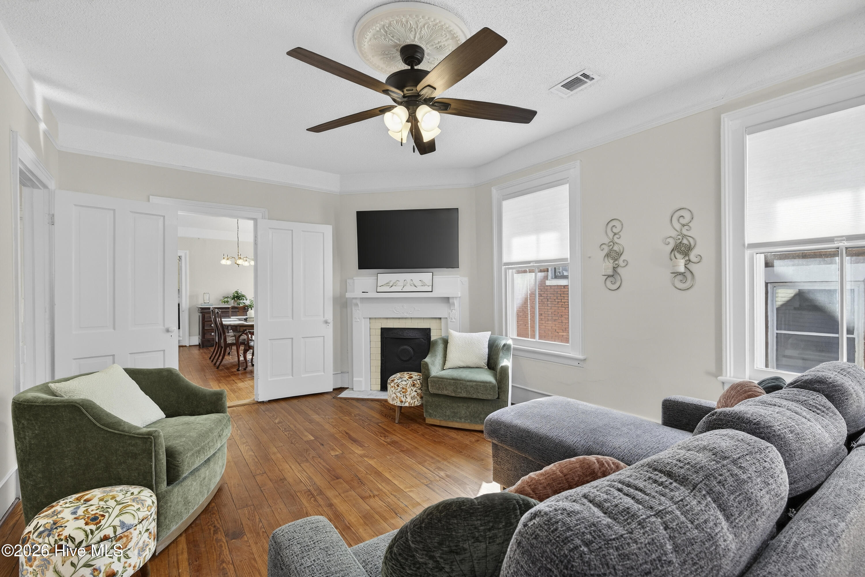 100555713 | Photo 29