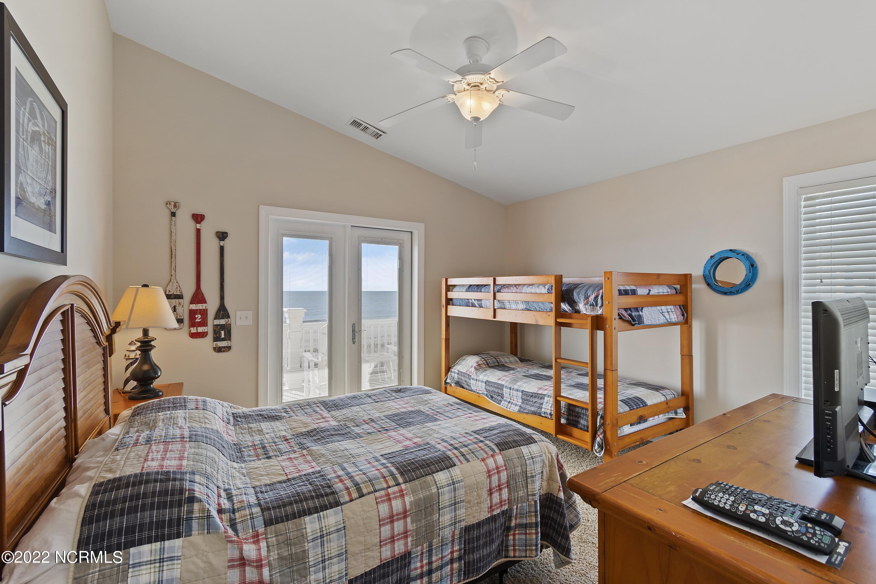 100535231 | Photo 32