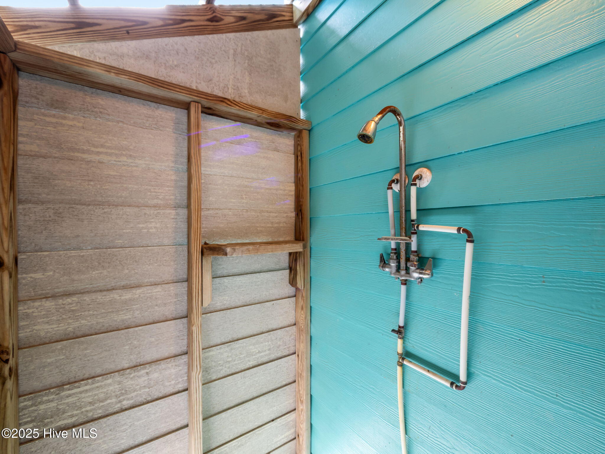 100541168 | Photo 41