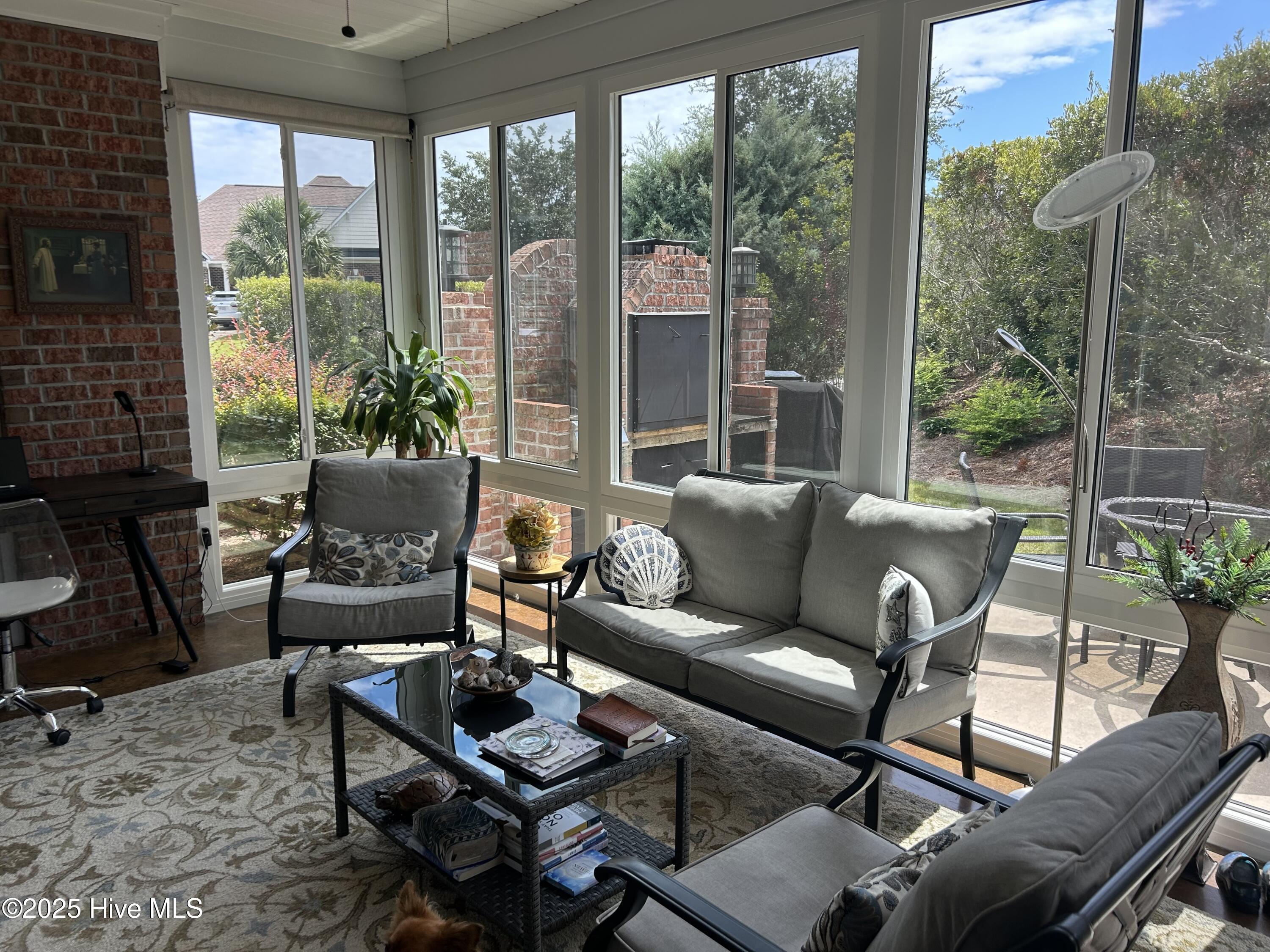 100528455 | Photo 19