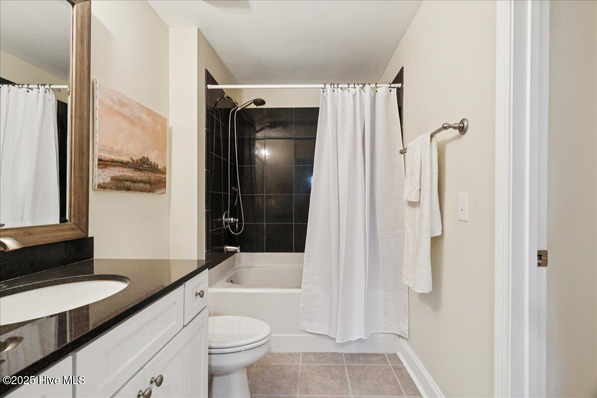 100553393 | Photo 22