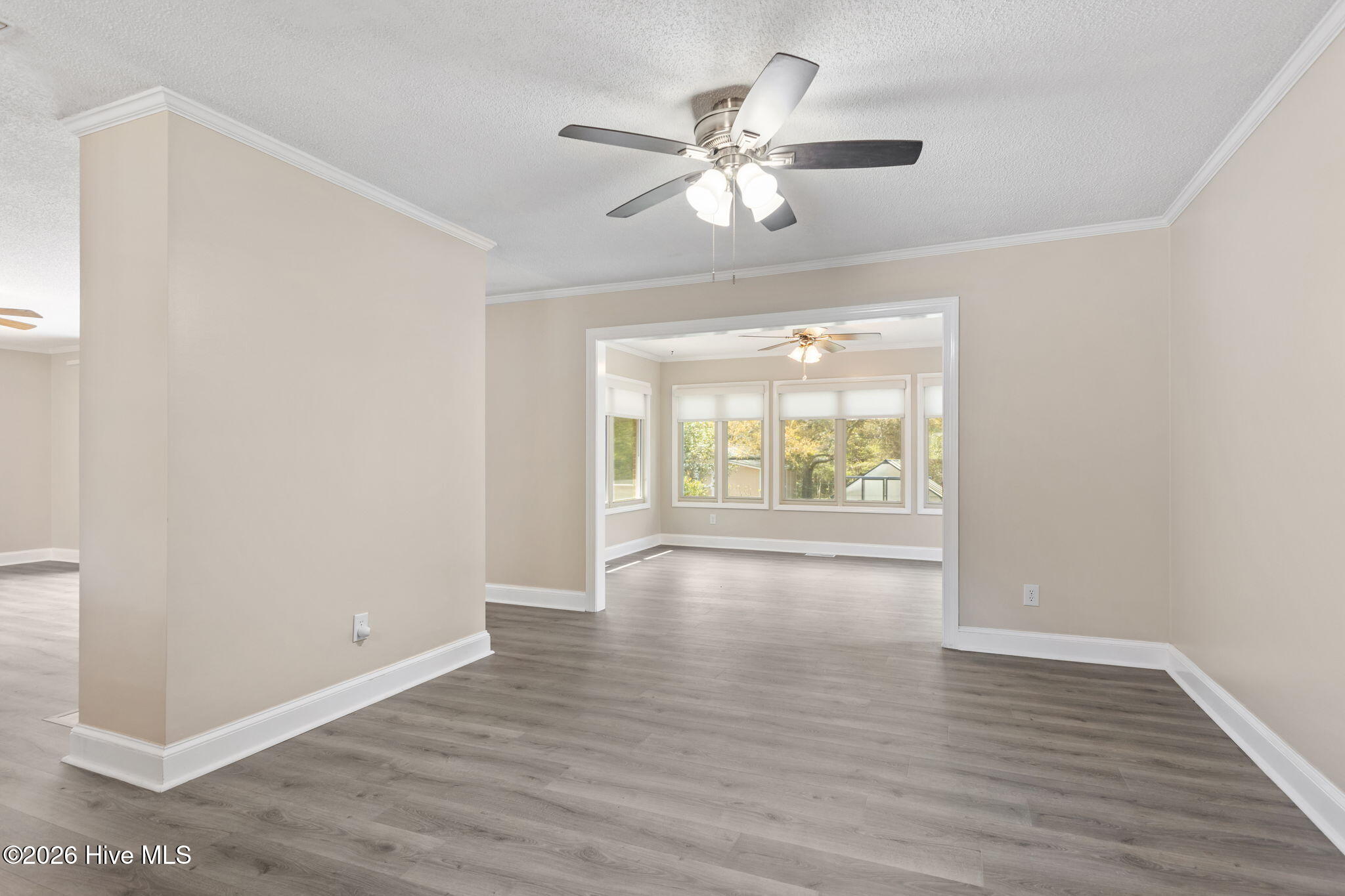 100566474 | Photo 13