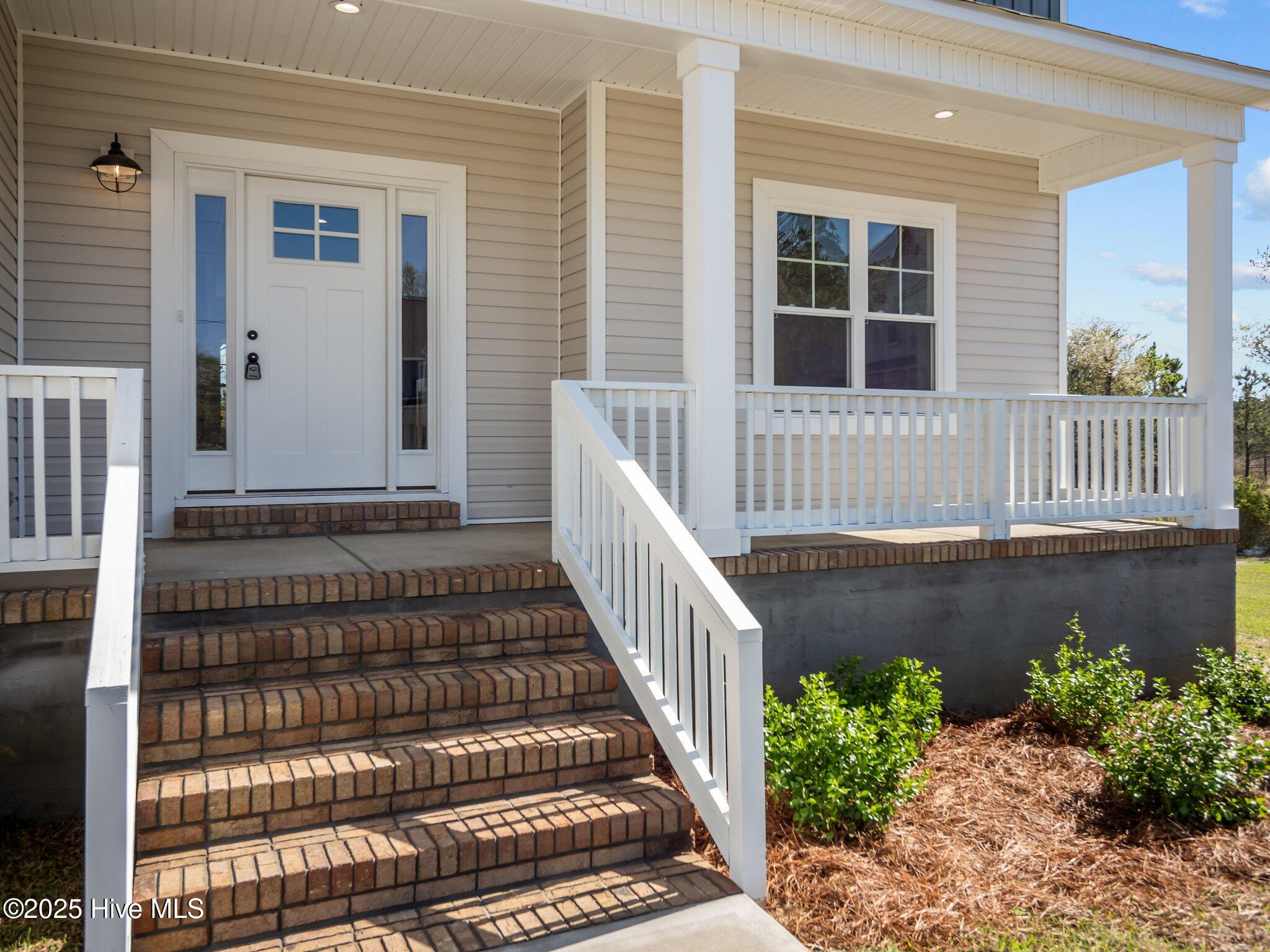 Homes for sale in Hubert, NC | 301 E Ivybridge Dr, Hubert, NC 28539 | MLS# 100487102