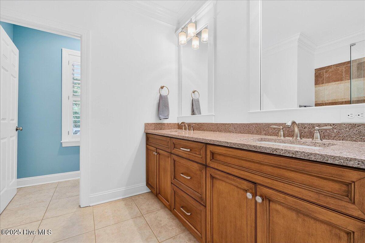 100530604 | Photo 48