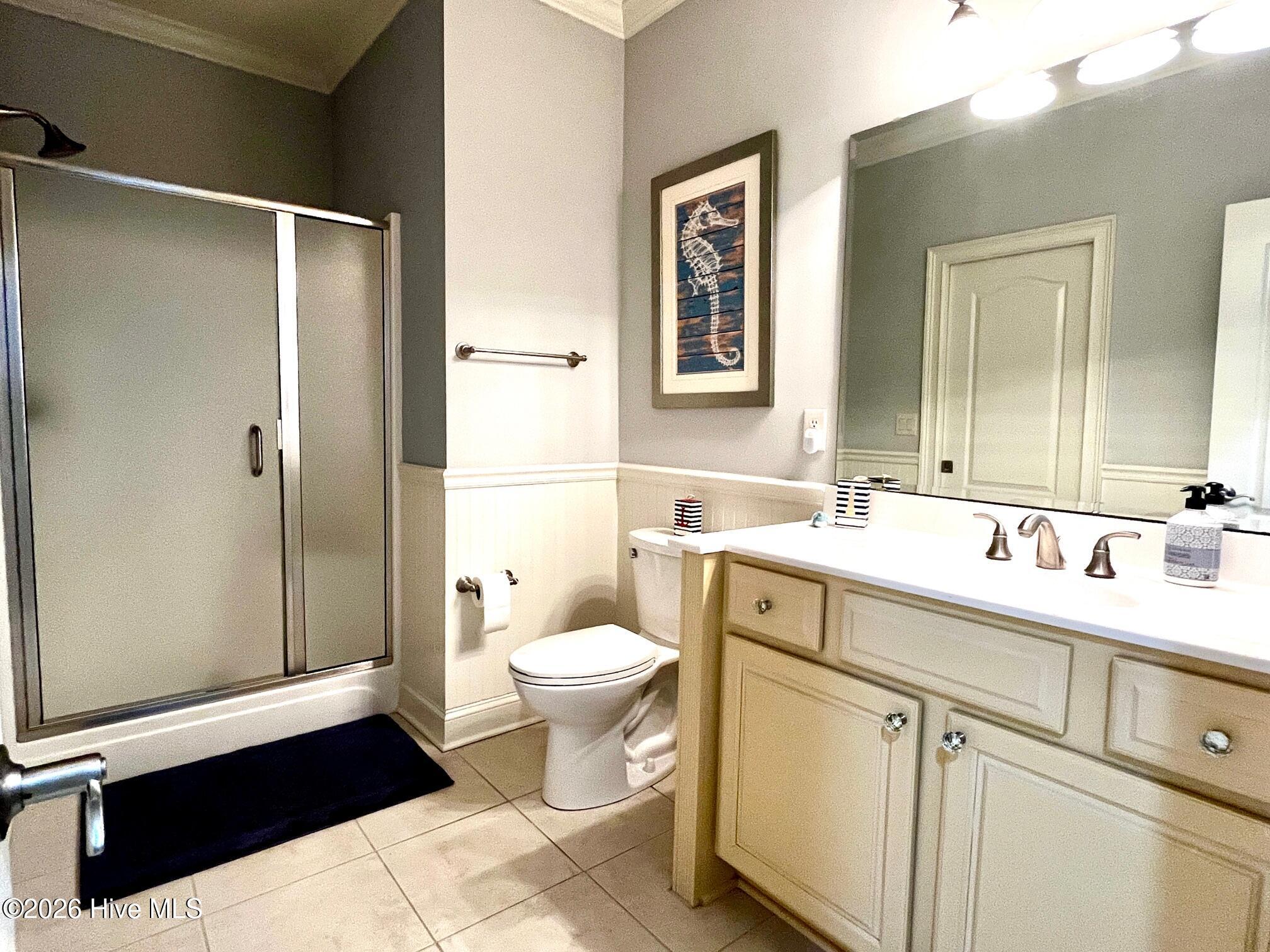 100566129 | Photo 35