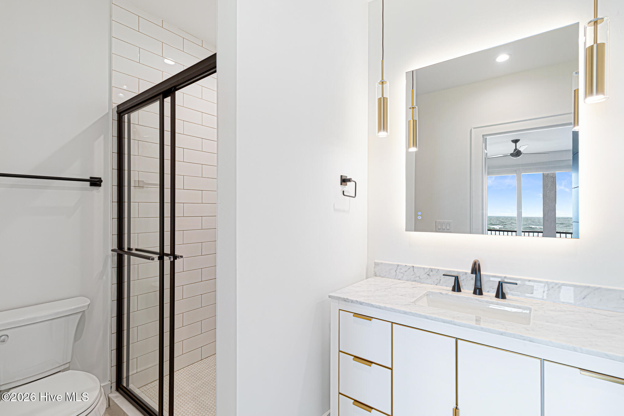 100556926 | Photo 28