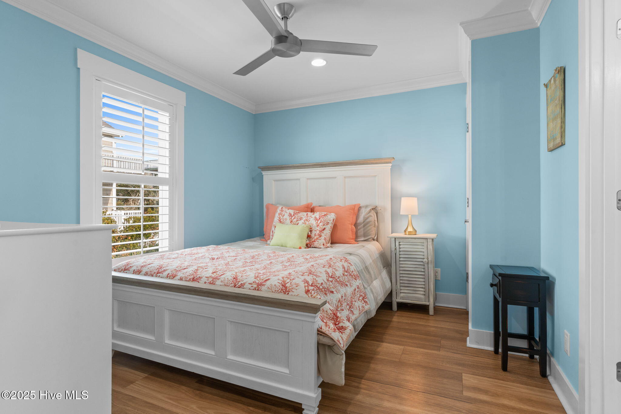 100541677 | Photo 49