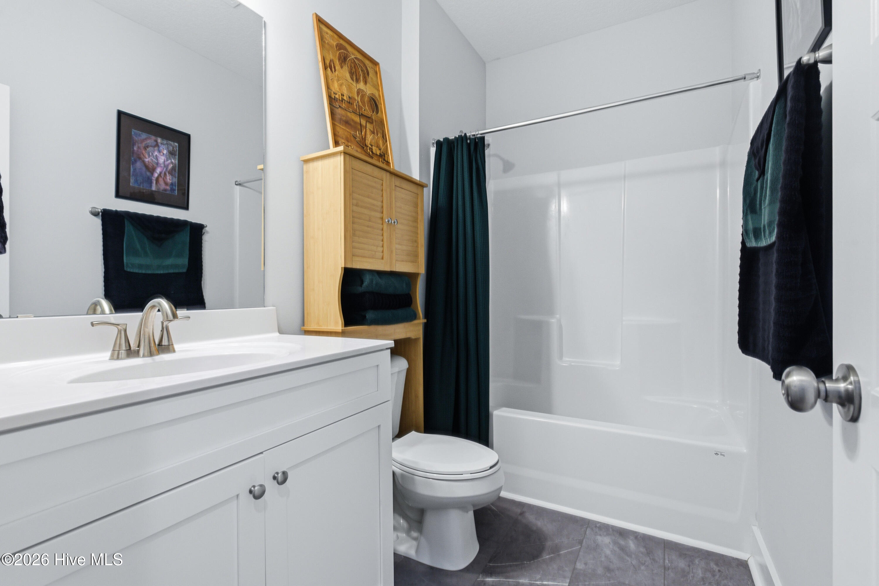 100563821 | Photo 35