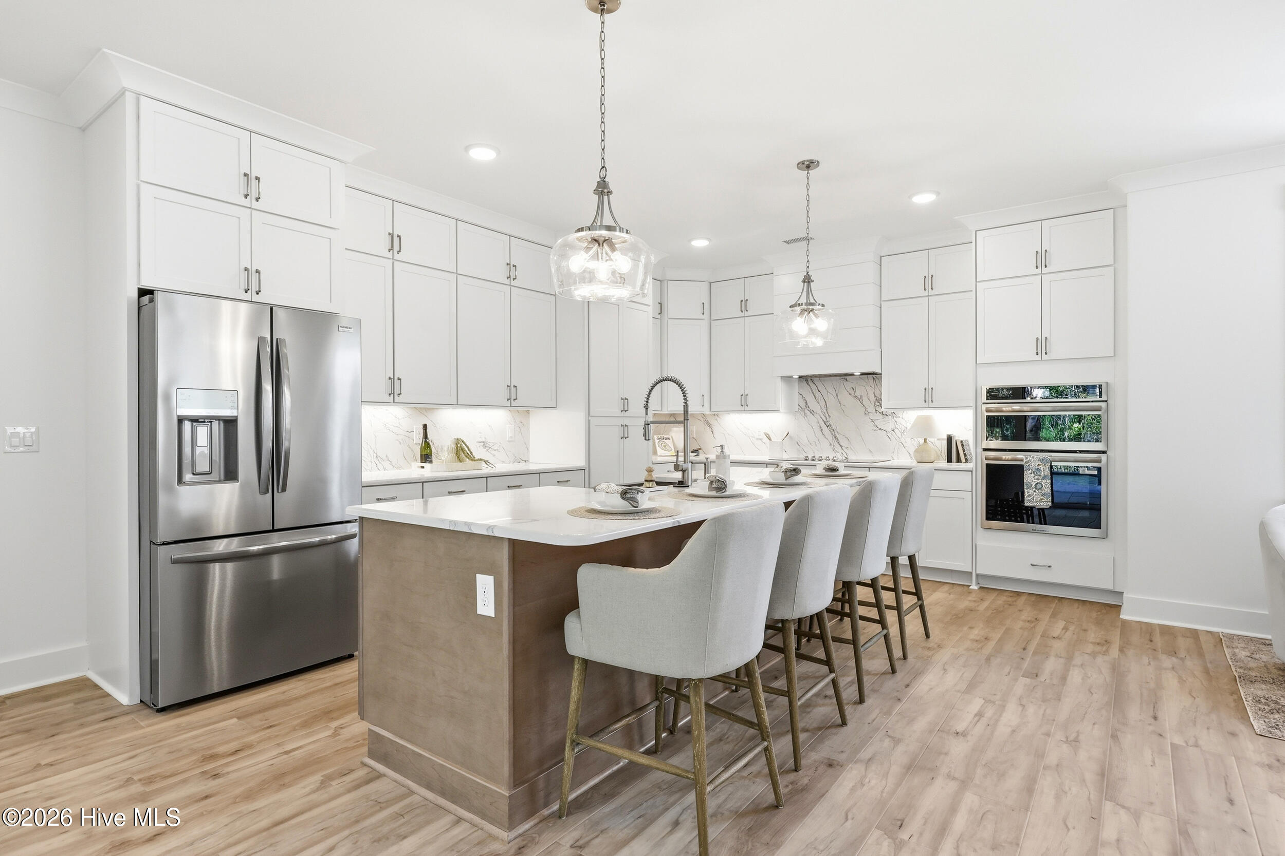 100523956 | Photo 10