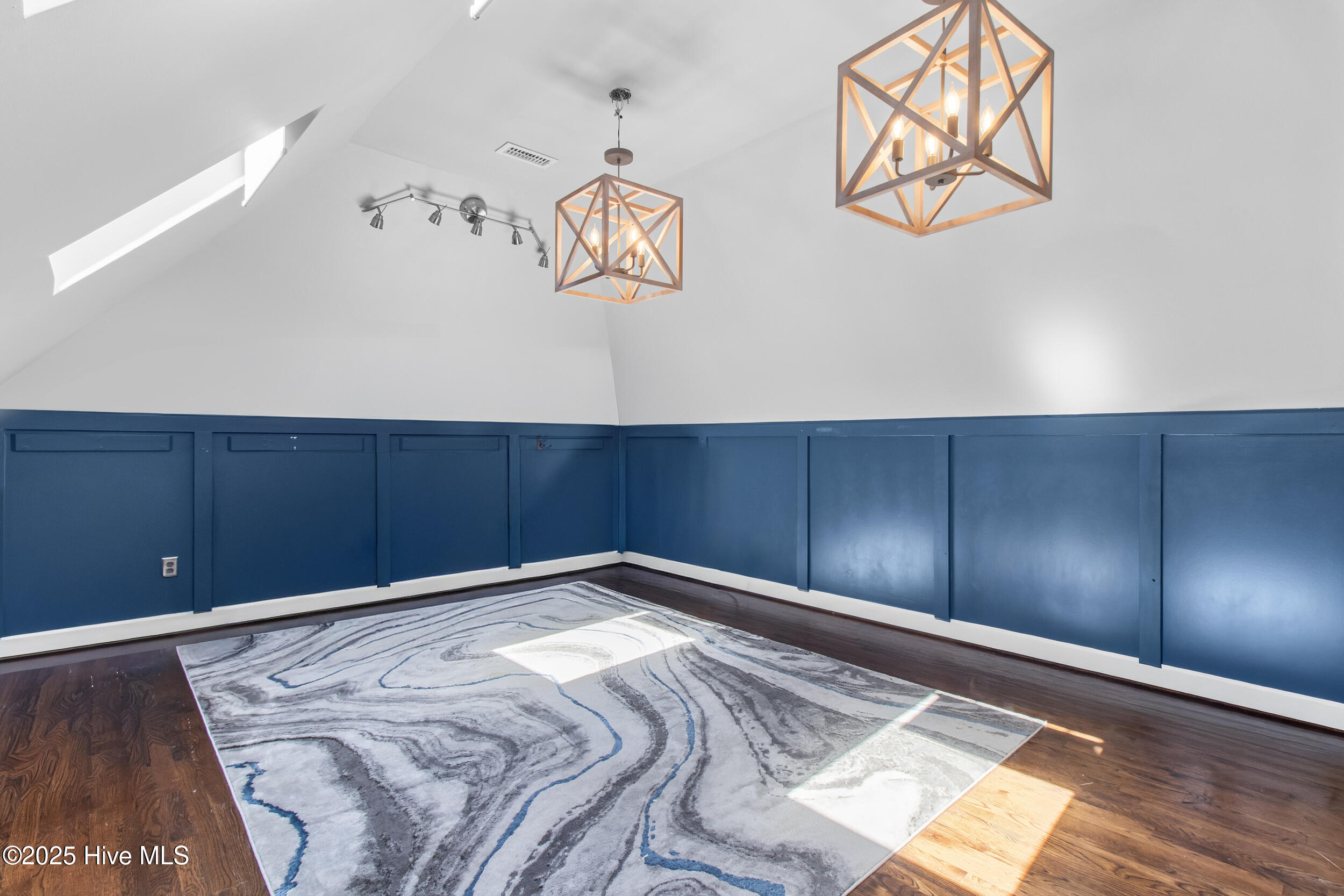 100538758 | Photo 36