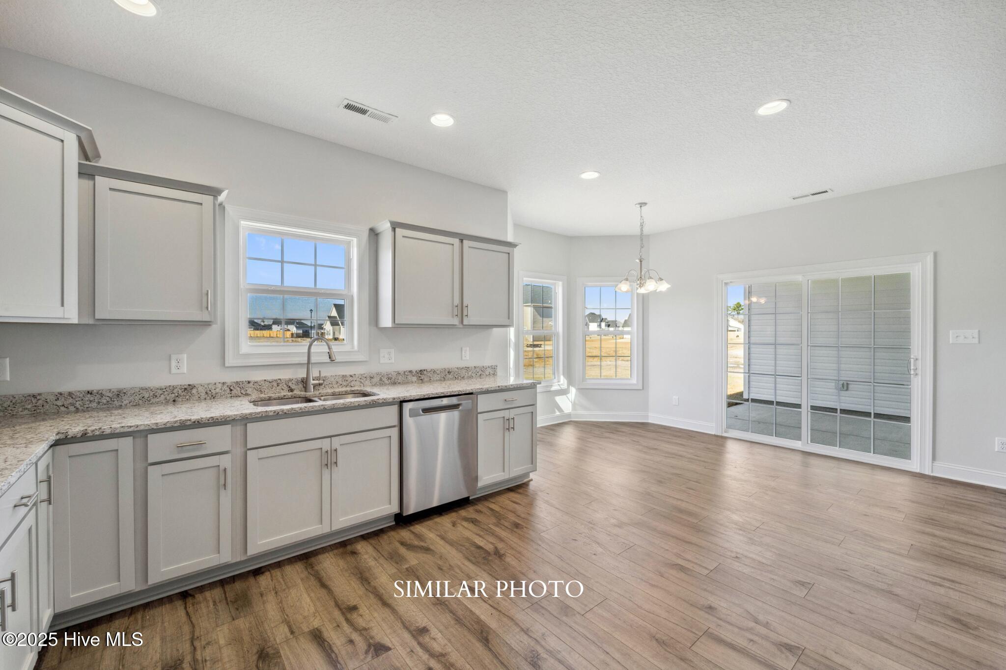 205 Windsor Run Boulevard, Jacksonville, NC 28546 – photo 16: SIMILAR PHOTO 18 (5)