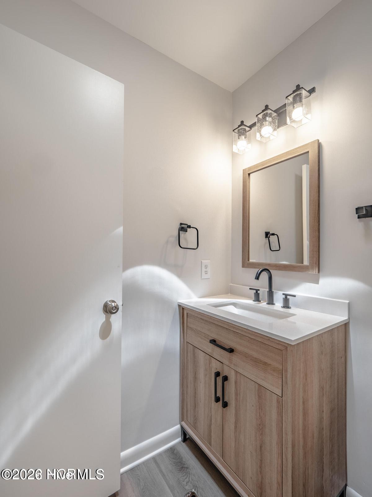 100562662 | Photo 19