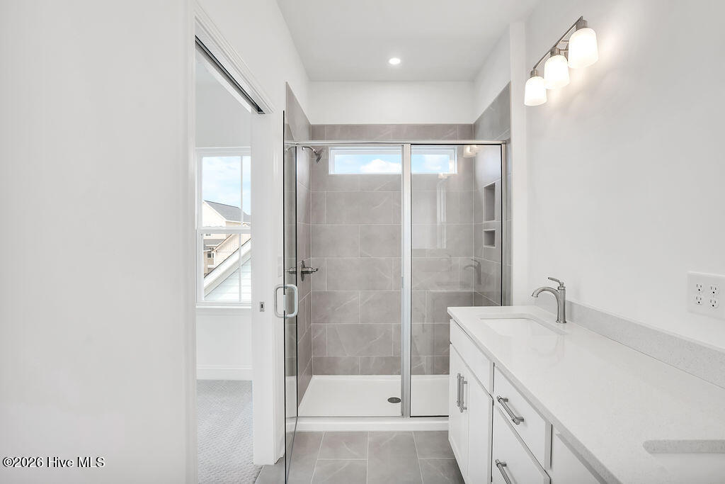 100540723 | Photo 12