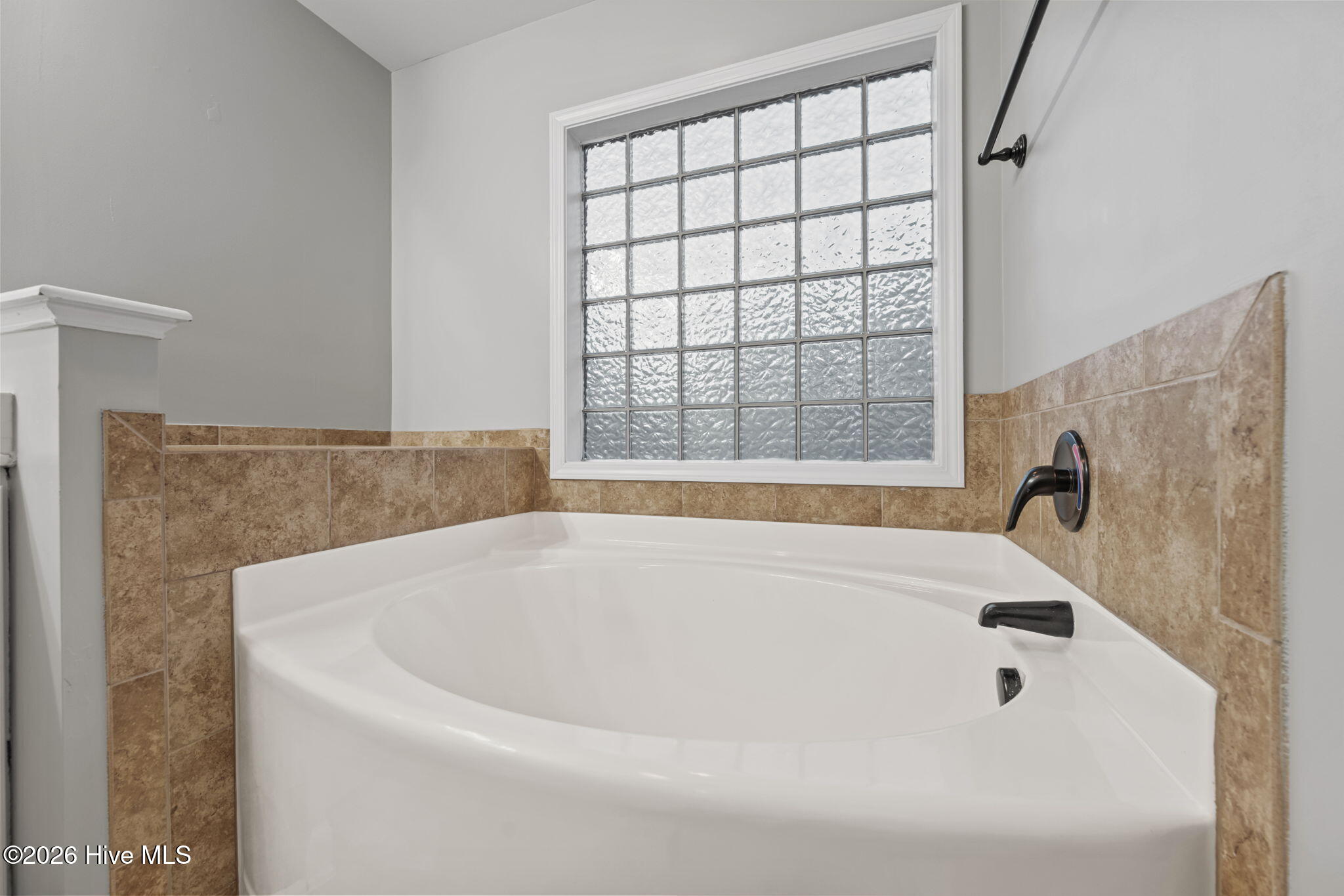 100549428 | Photo 18