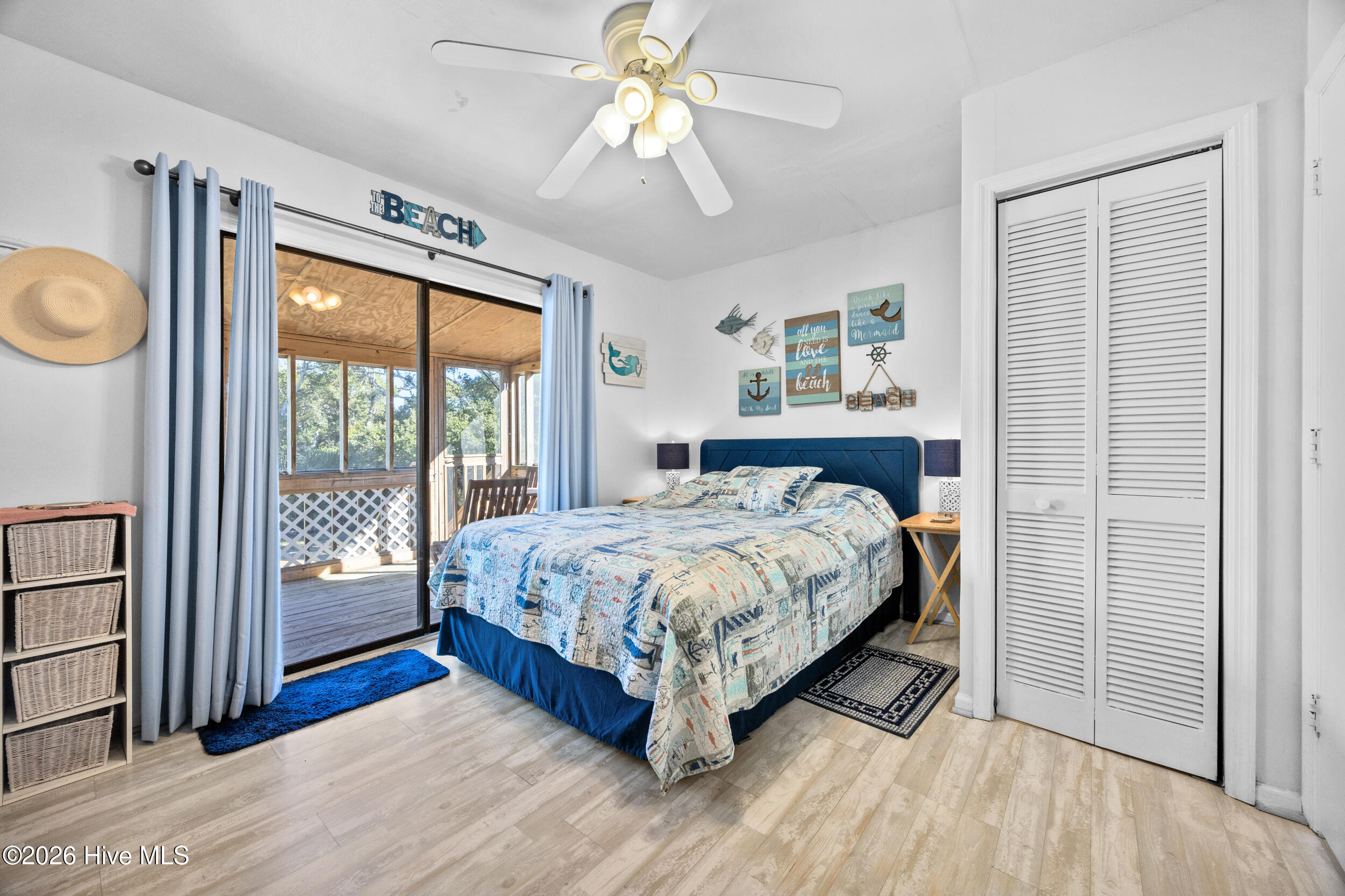 100549784 | Photo 16