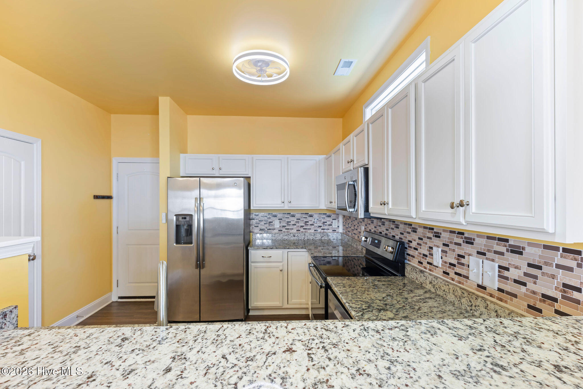 100548283 | Photo 10