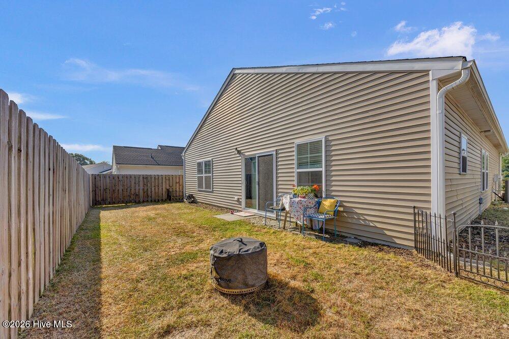 100569787 | Photo 26