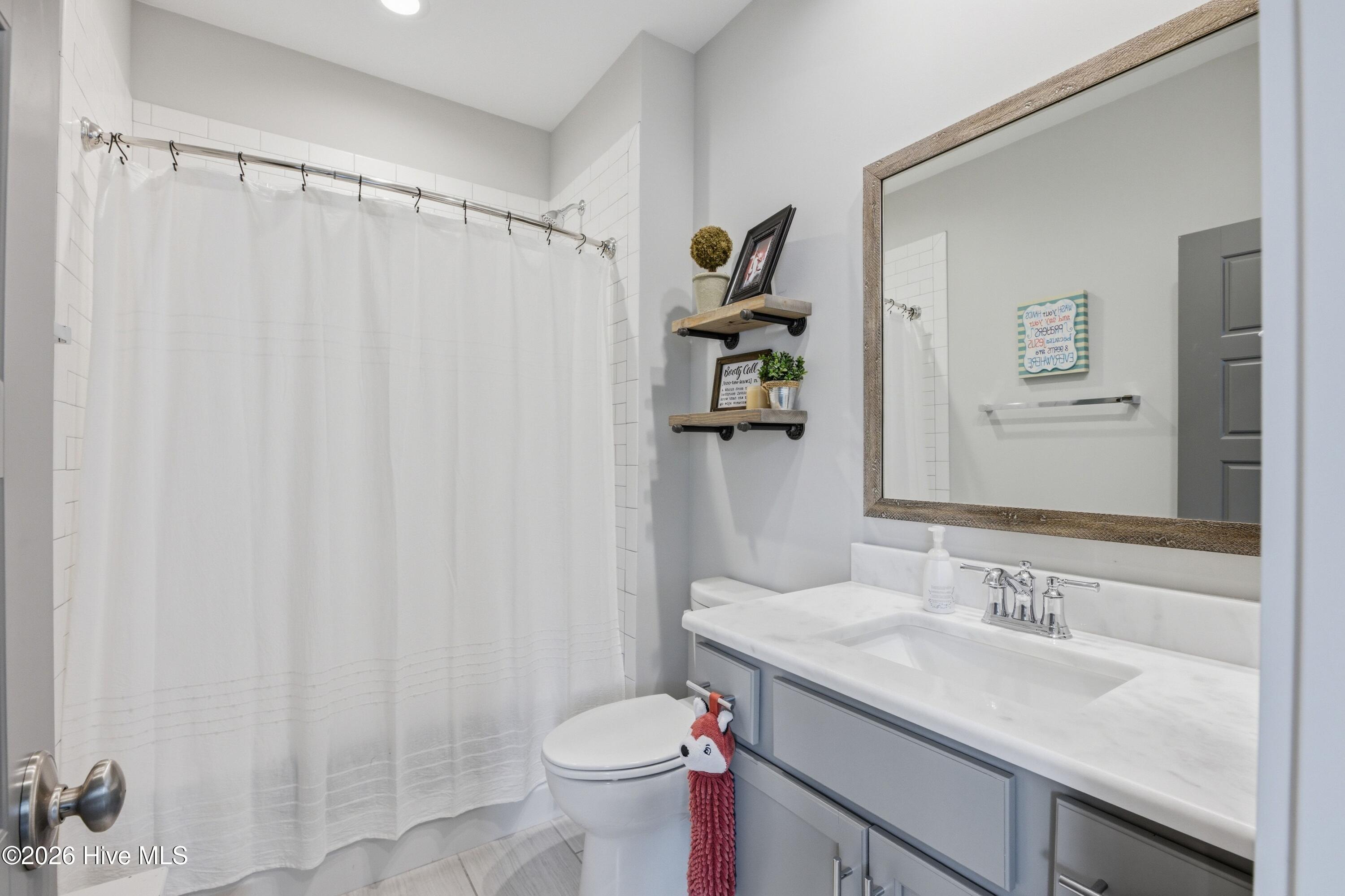 100564448 | Photo 46