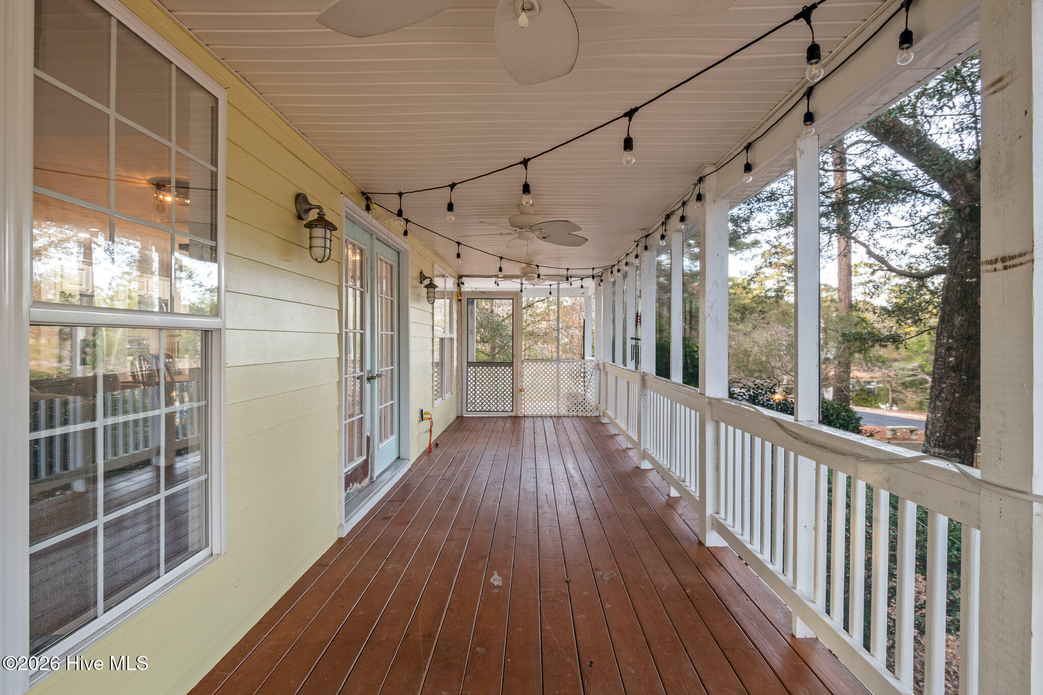 100549420 | Photo 36