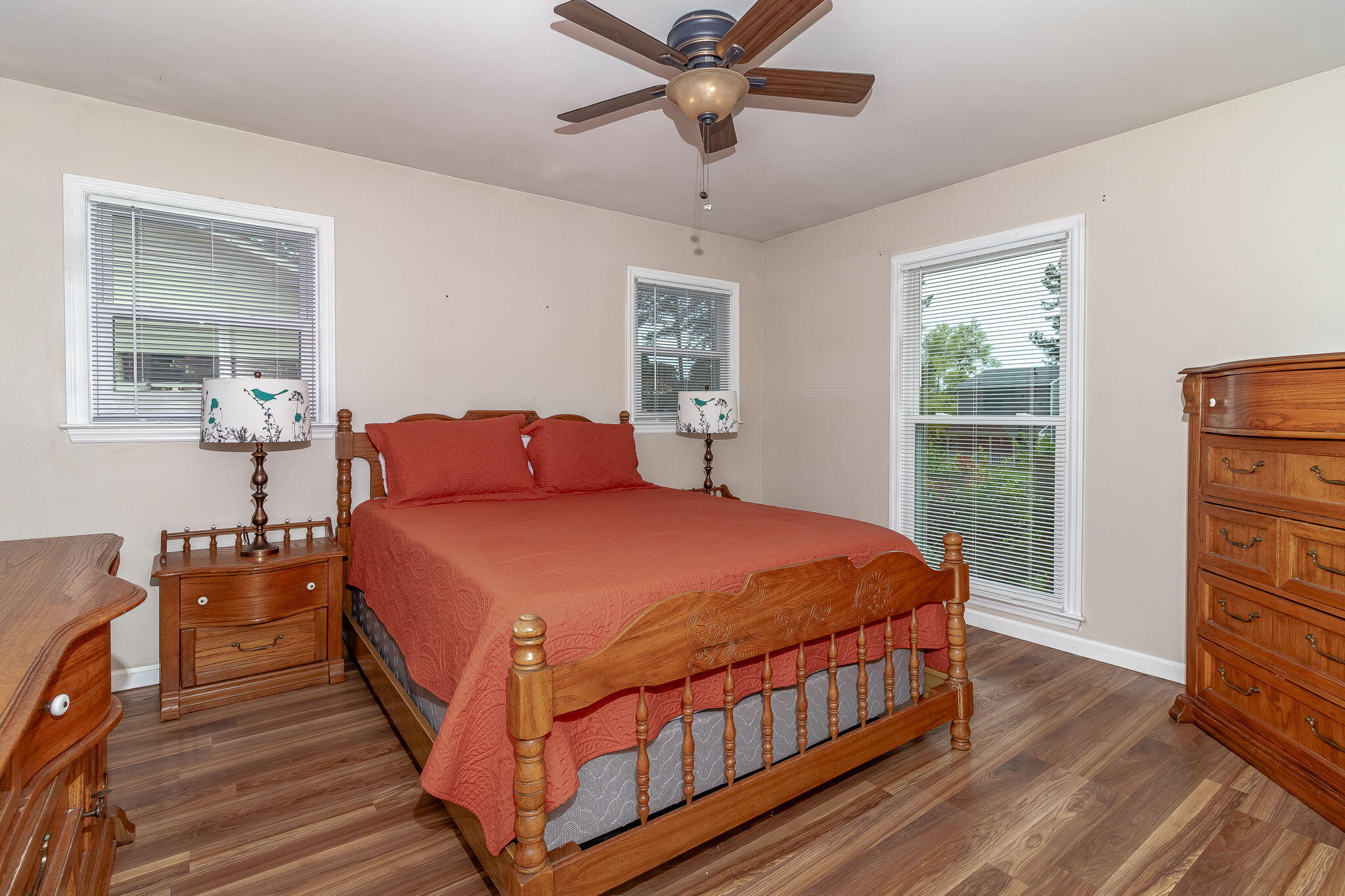 24-web-or-mls-105 DRESDEN DR A©-9899