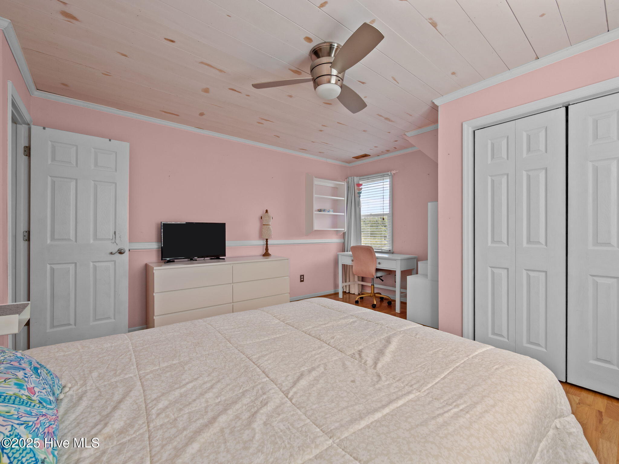 100535865 | Photo 40