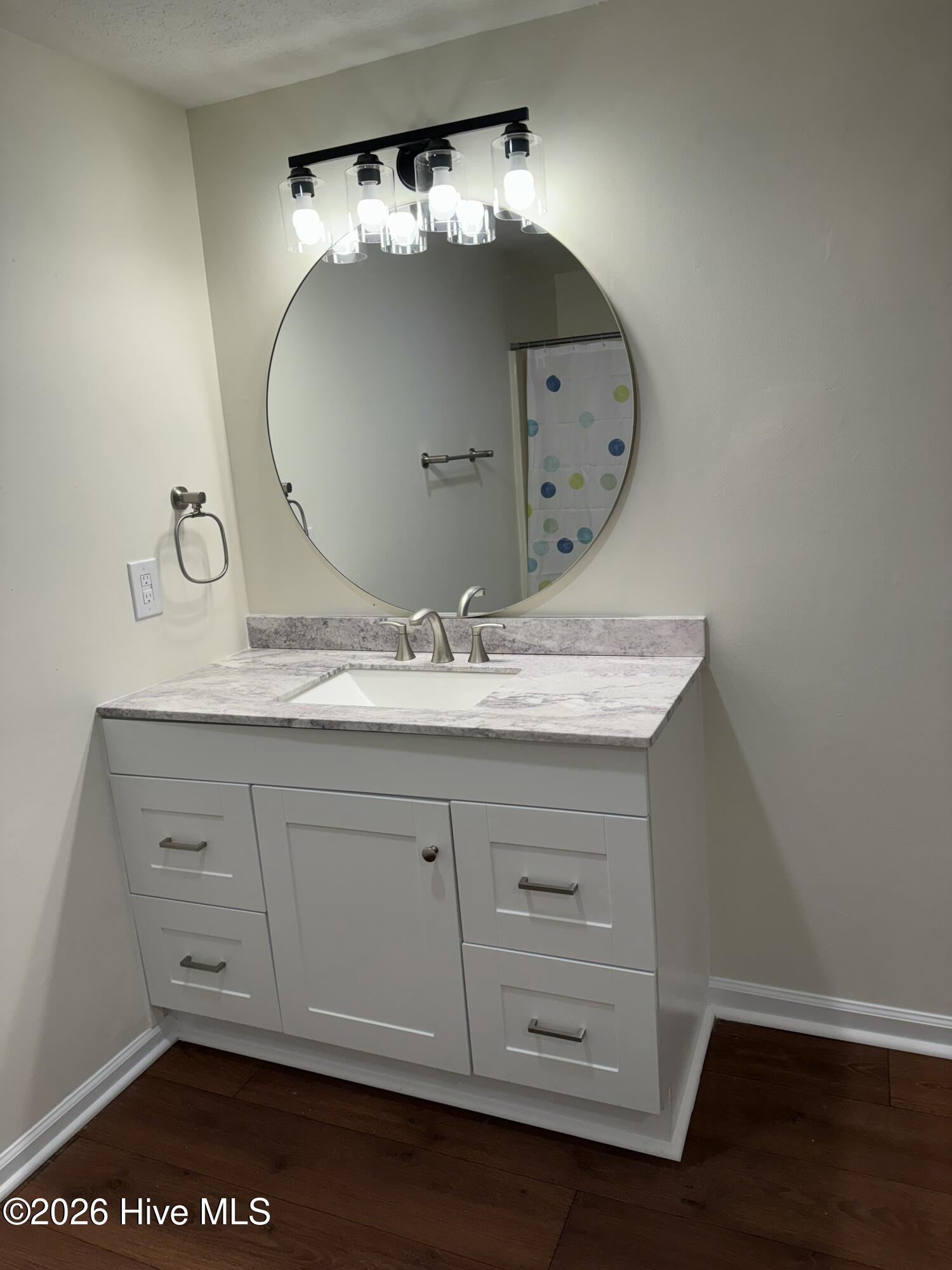 100555993 | Photo 21